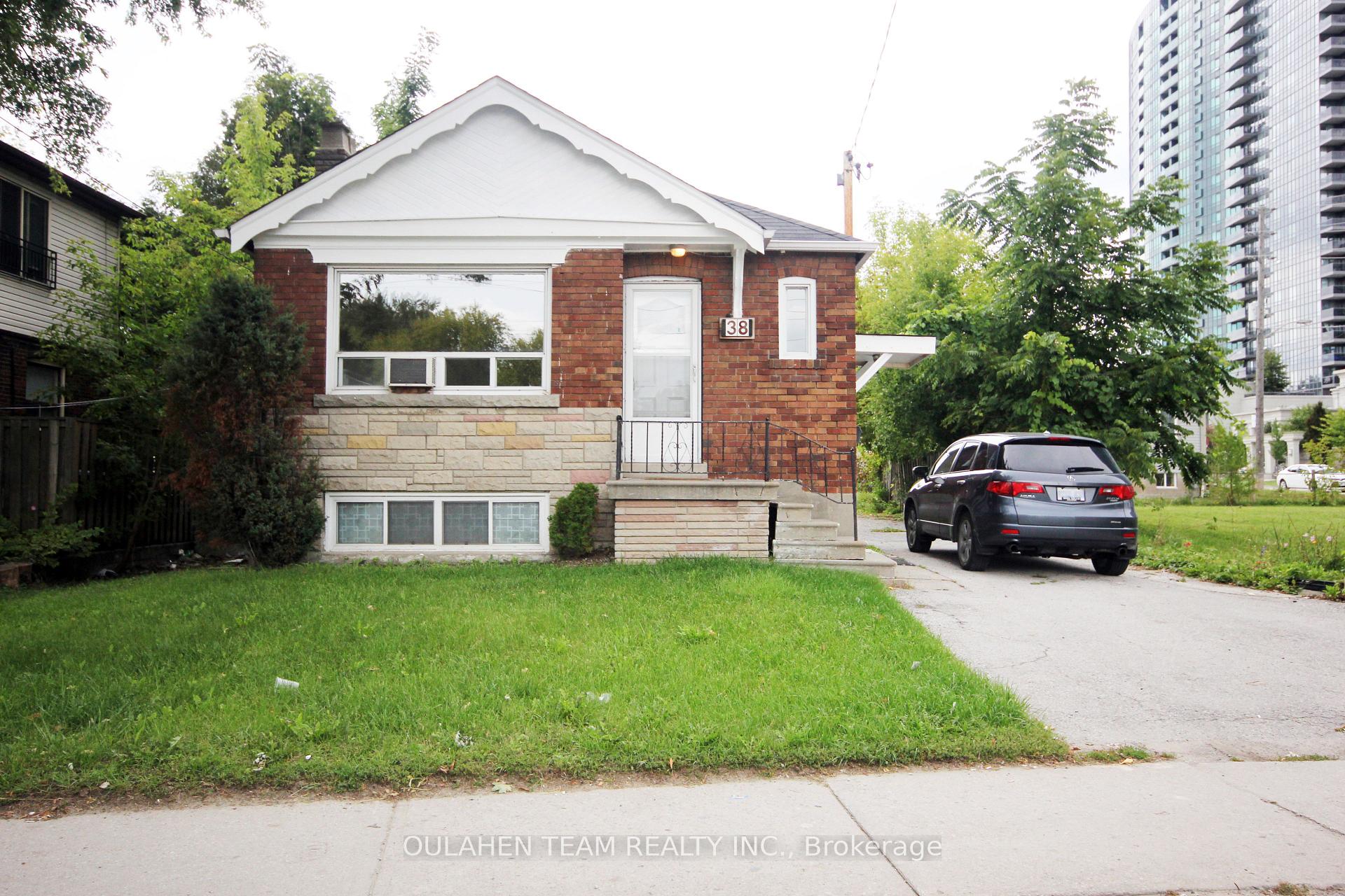 Front of 38 Finch Avenue W