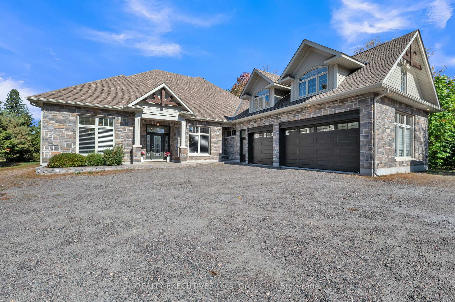 Photo 3 of 34 Sunrise Bay Drive, Callander — HOMEH