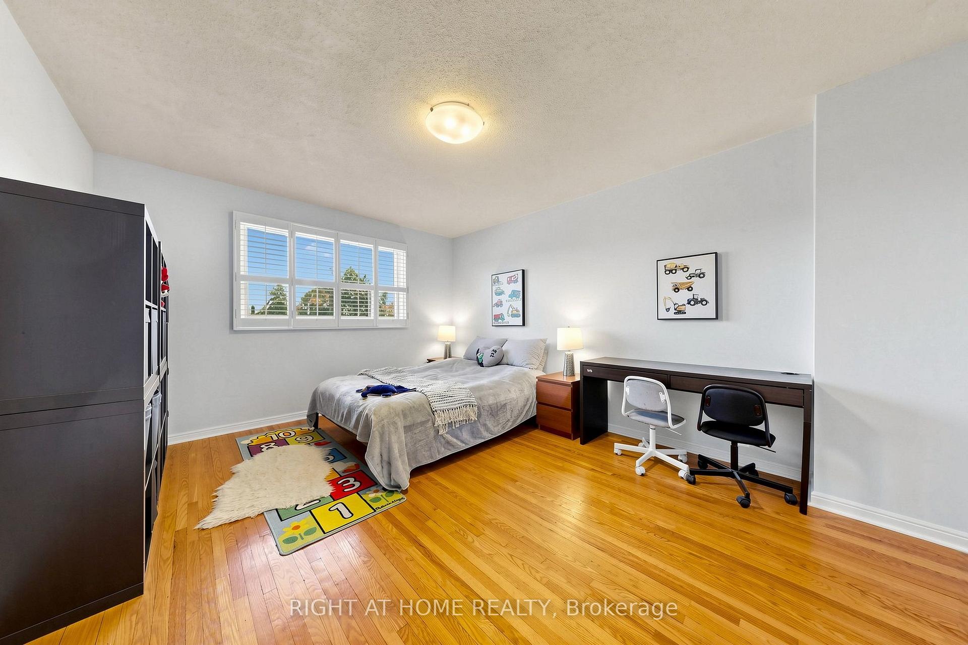Photo 33 of 2614 Pollard Drive, Mississauga, Erindale — HOMEH
