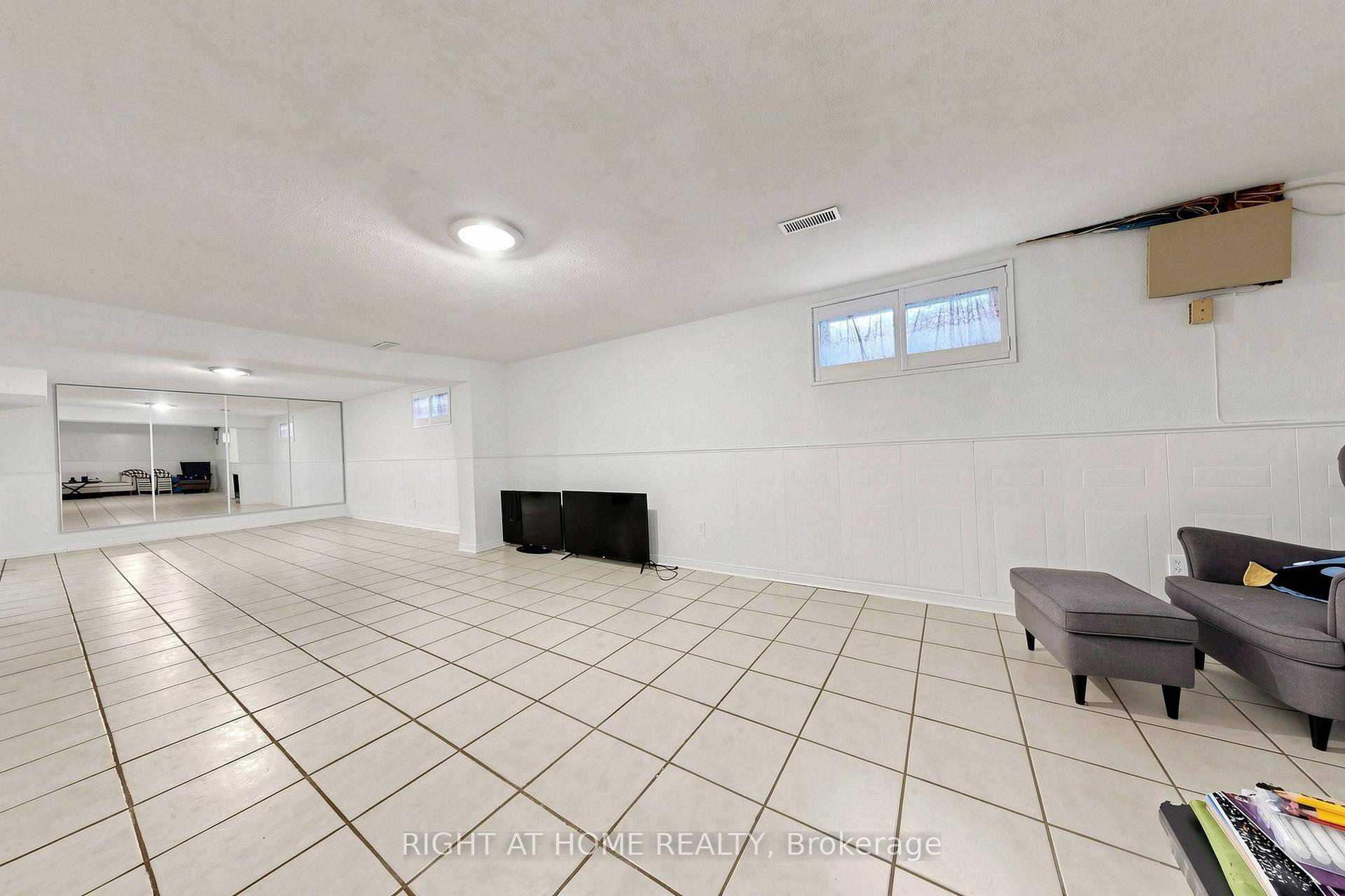 Photo 43 of 2614 Pollard Drive, Mississauga, Erindale — HOMEH