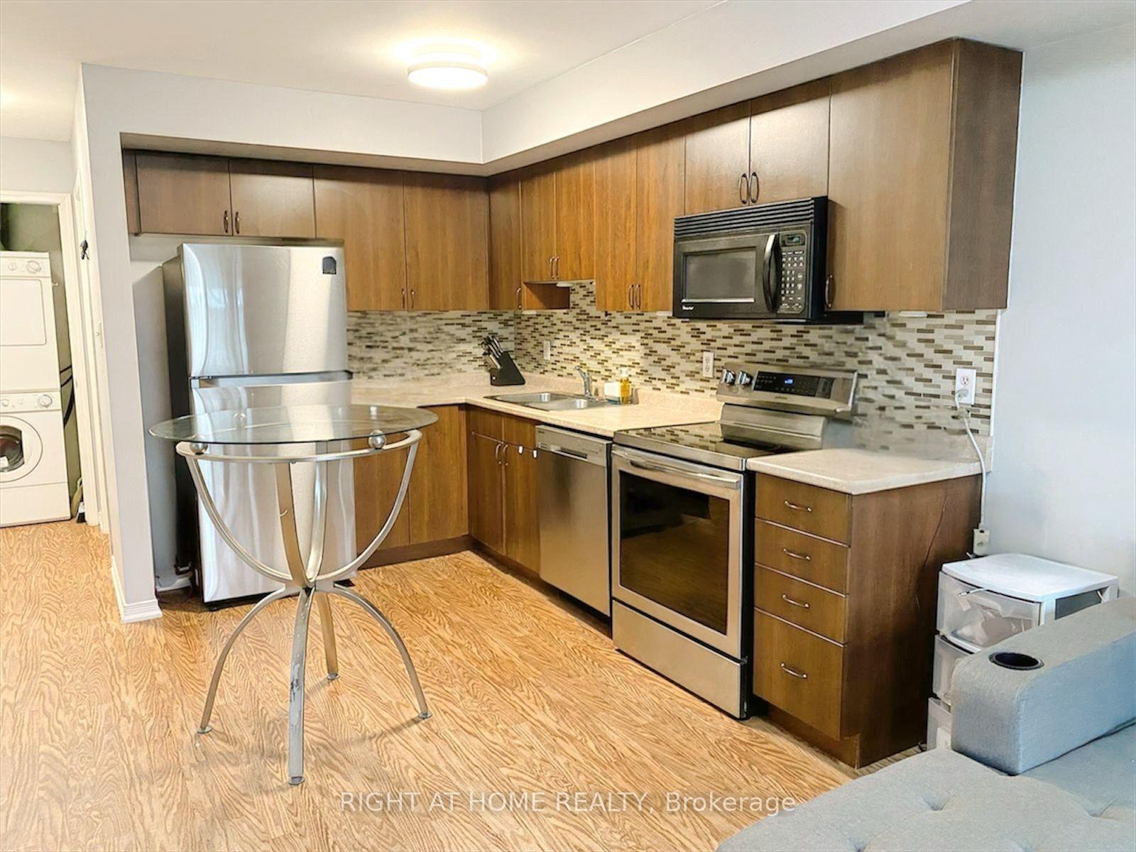 Photo 4 of Unit 8, 13 Cheltenham Road, Barrie, Georgian Drive — HOMEH
