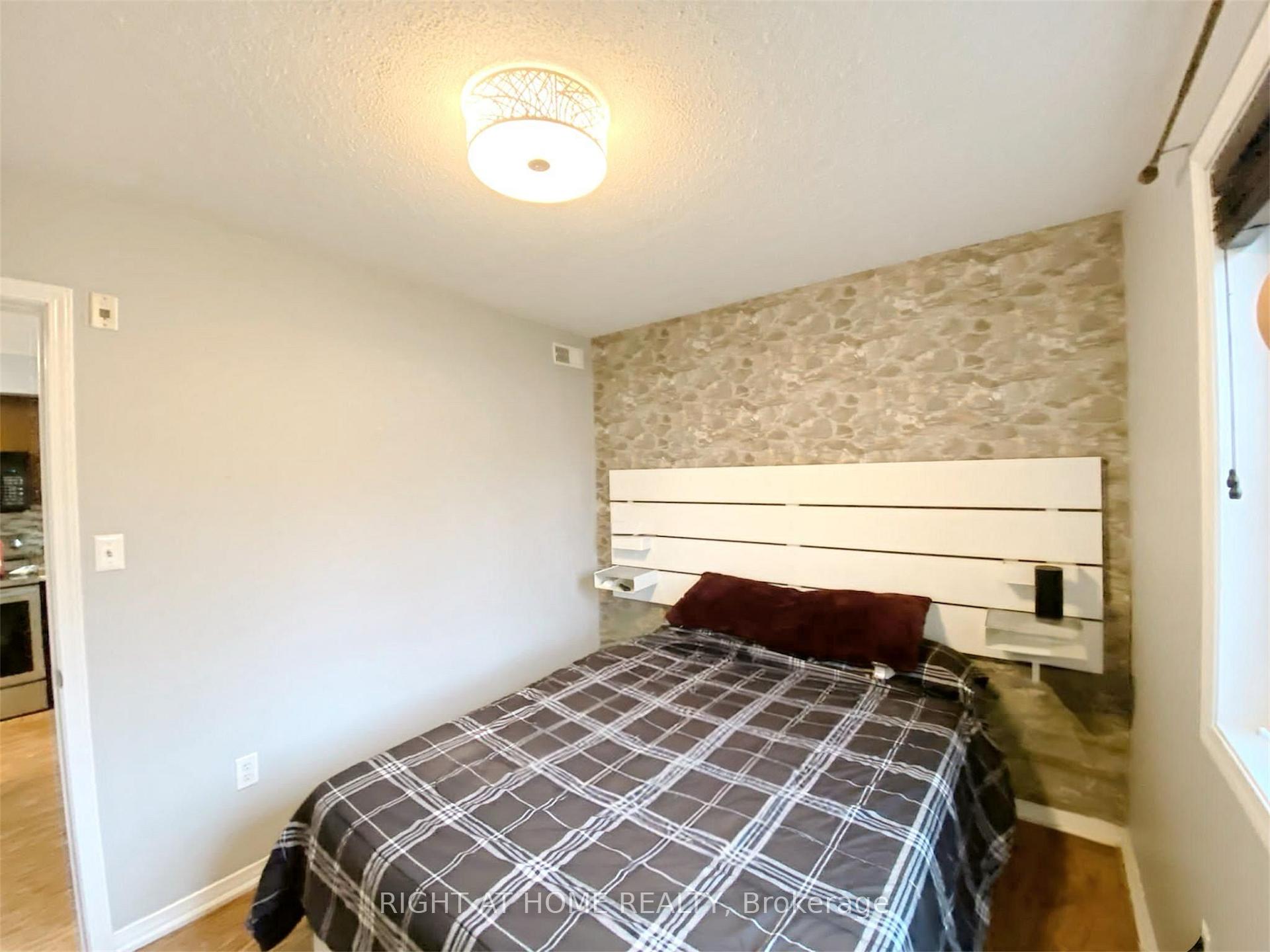 Photo 6 of Unit 8, 13 Cheltenham Road, Barrie, Georgian Drive — HOMEH