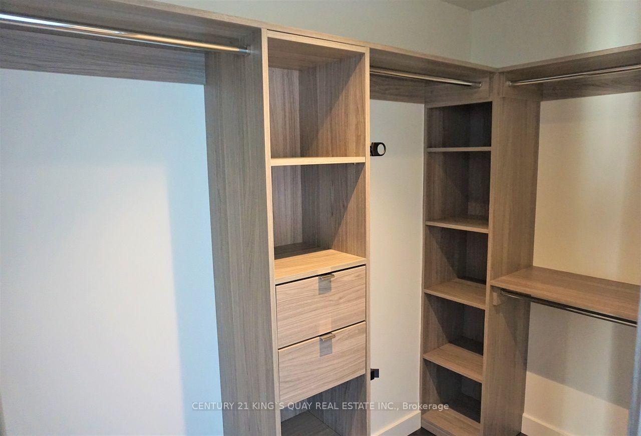 Photo 10 of Unit 3702, 85 McMahon Drive, North York, Bayview Village — HOMEH