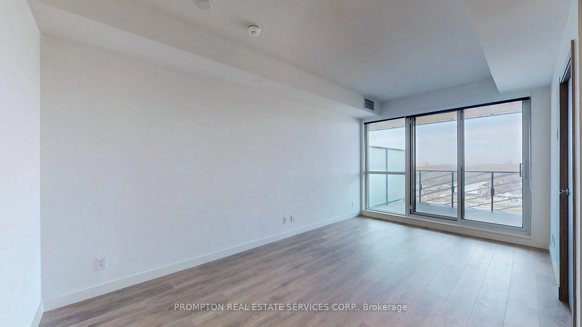 Photo 4 of Unit 1110, 25 Mcmahon Drive, North York, Bayview Village — HOMEH