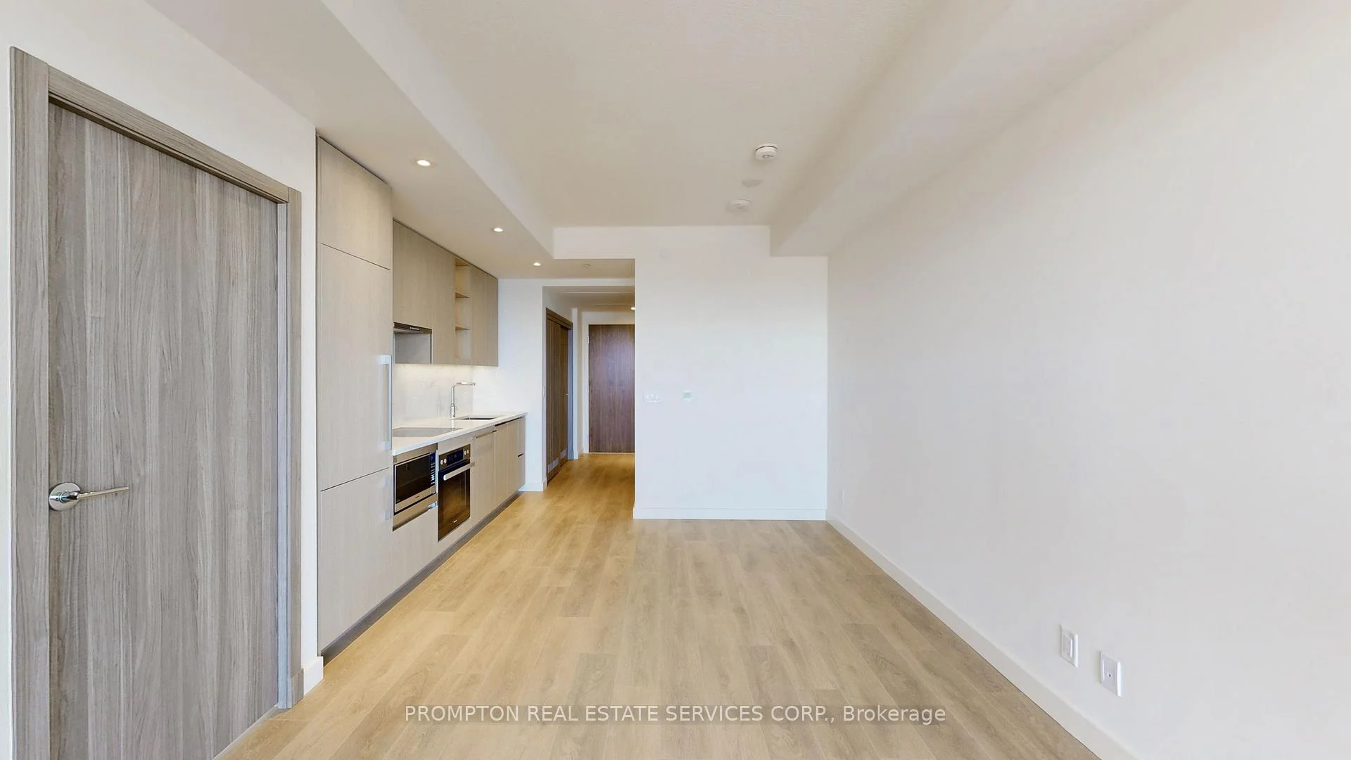 Photo 6 of Unit 1110, 25 Mcmahon Drive, North York, Bayview Village — HOMEH