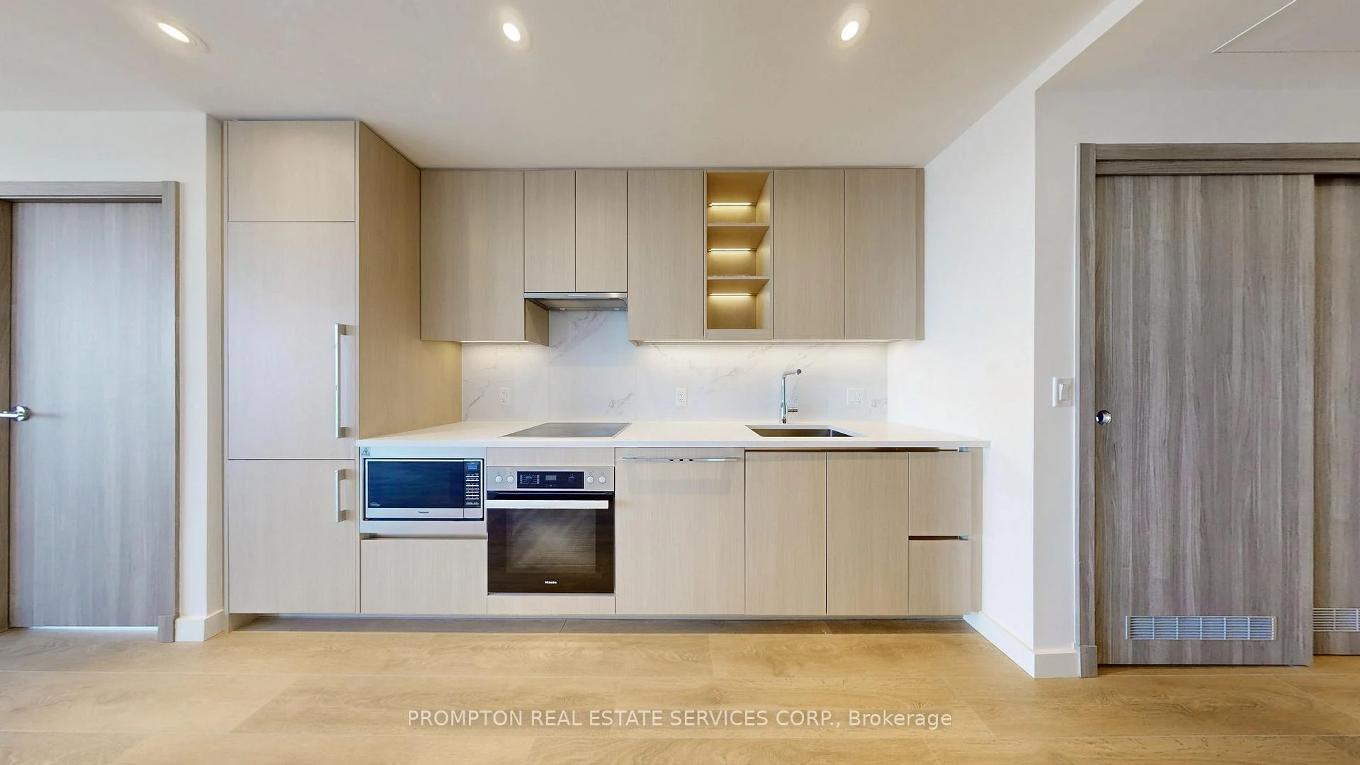 Photo 8 of Unit 1110, 25 Mcmahon Drive, North York, Bayview Village — HOMEH