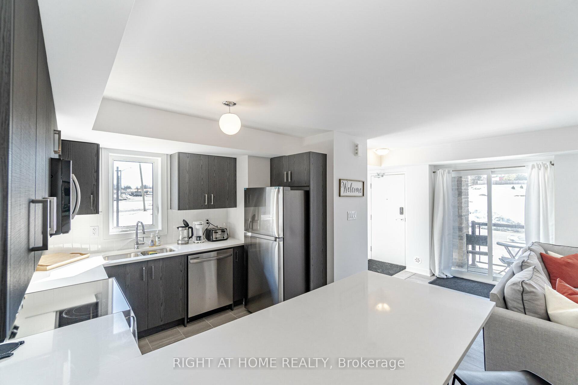 Photo 7 of 44 Magnolia Lane, Barrie, Innis-Shore — HOMEH