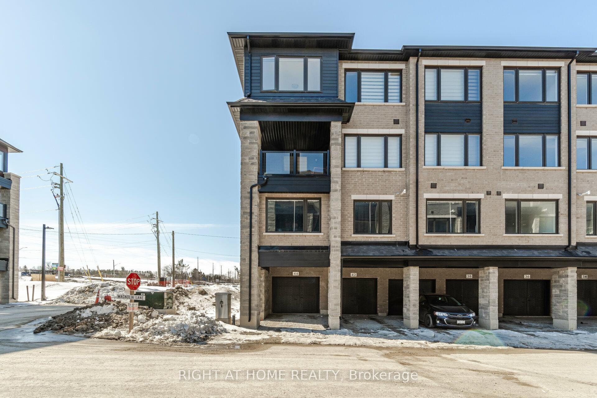 Photo 22 of 44 Magnolia Lane, Barrie, Innis-Shore — HOMEH