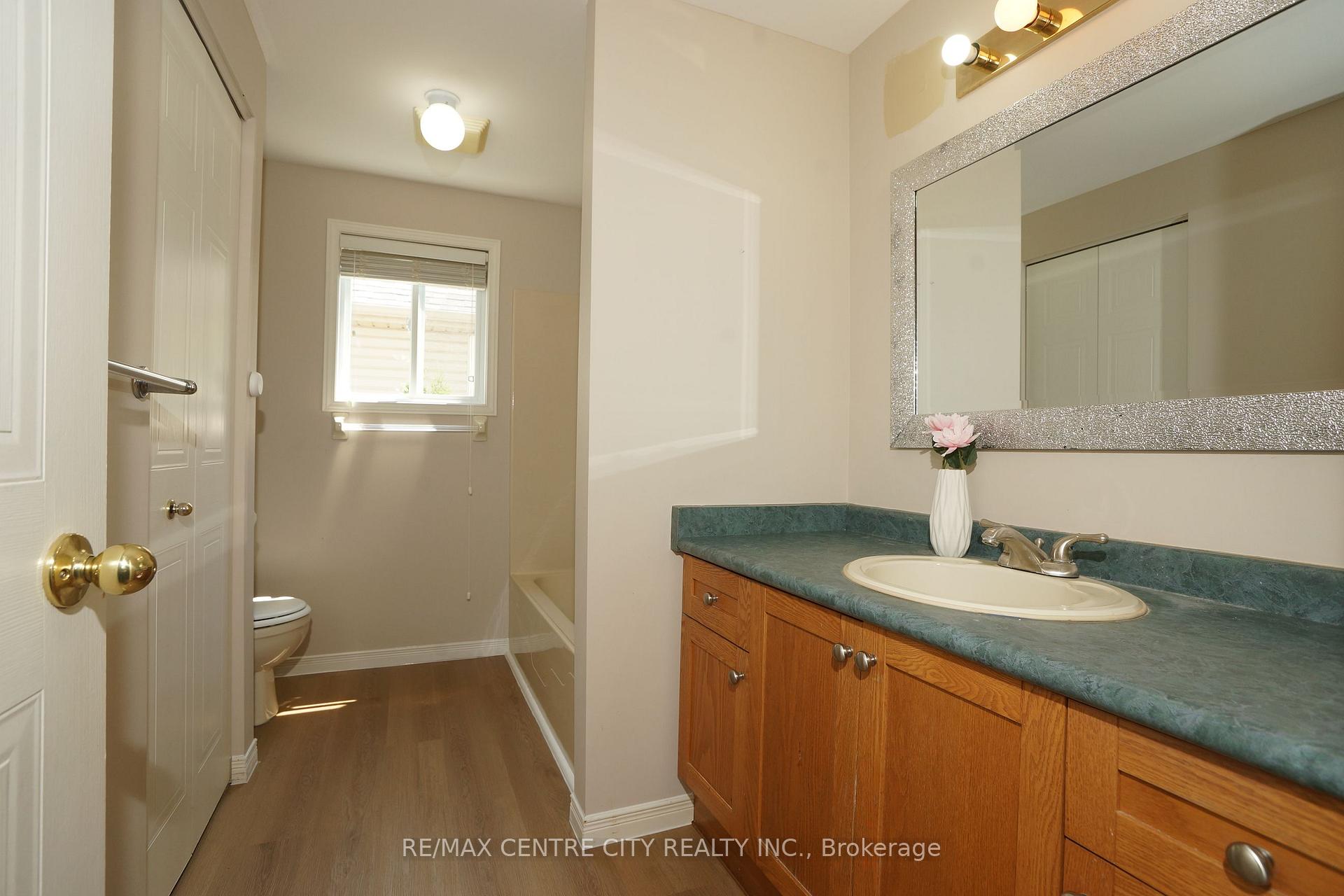 Photo 14 of 762 Blacksmith Street, London, North M — HOMEH