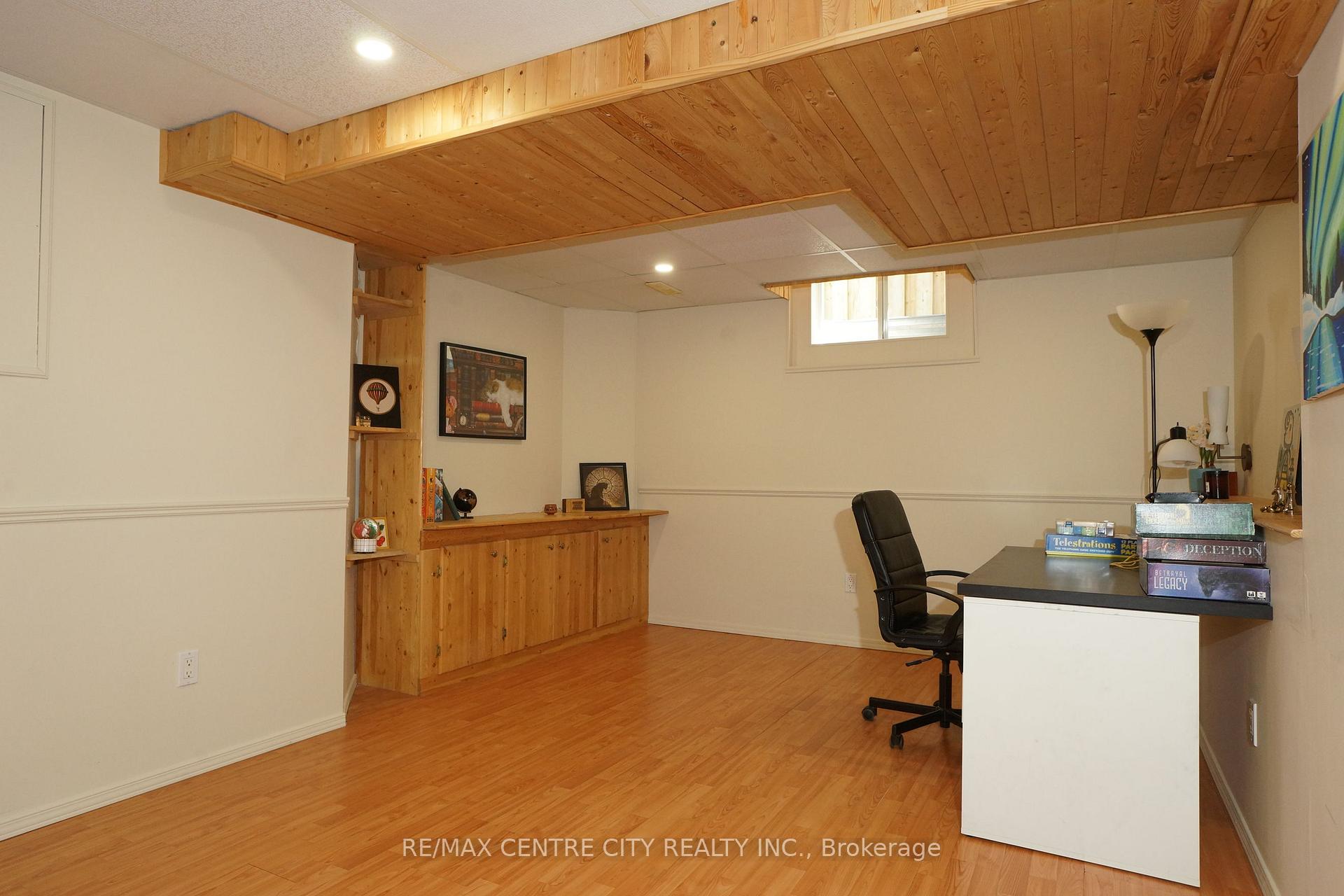 Photo 18 of 762 Blacksmith Street, London, North M — HOMEH