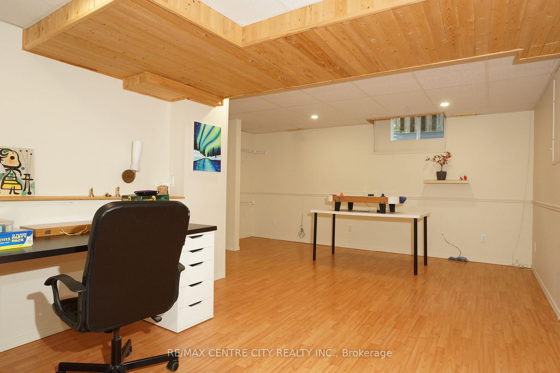 Photo 19 of 762 Blacksmith Street, London, North M — HOMEH