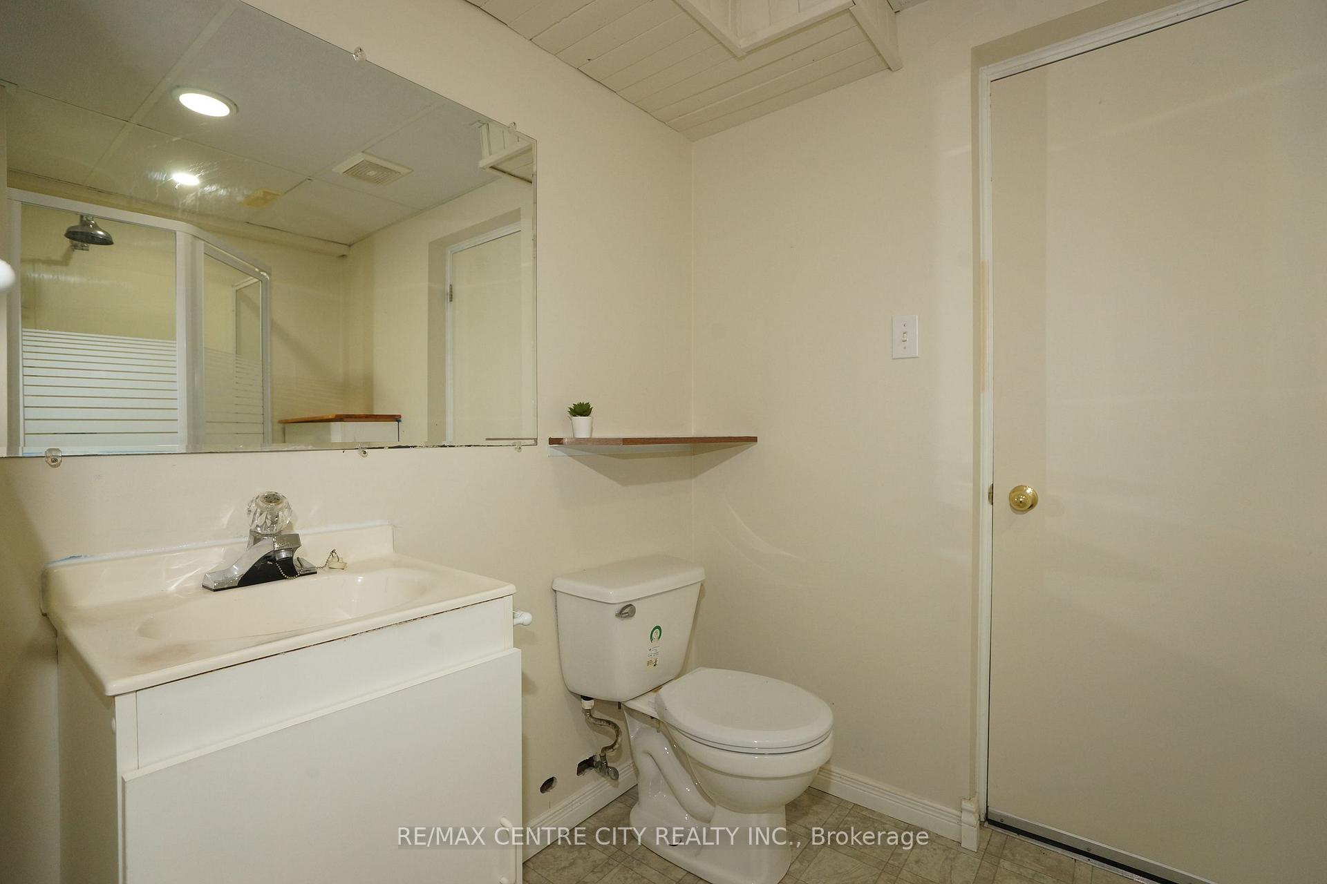 Photo 20 of 762 Blacksmith Street, London, North M — HOMEH