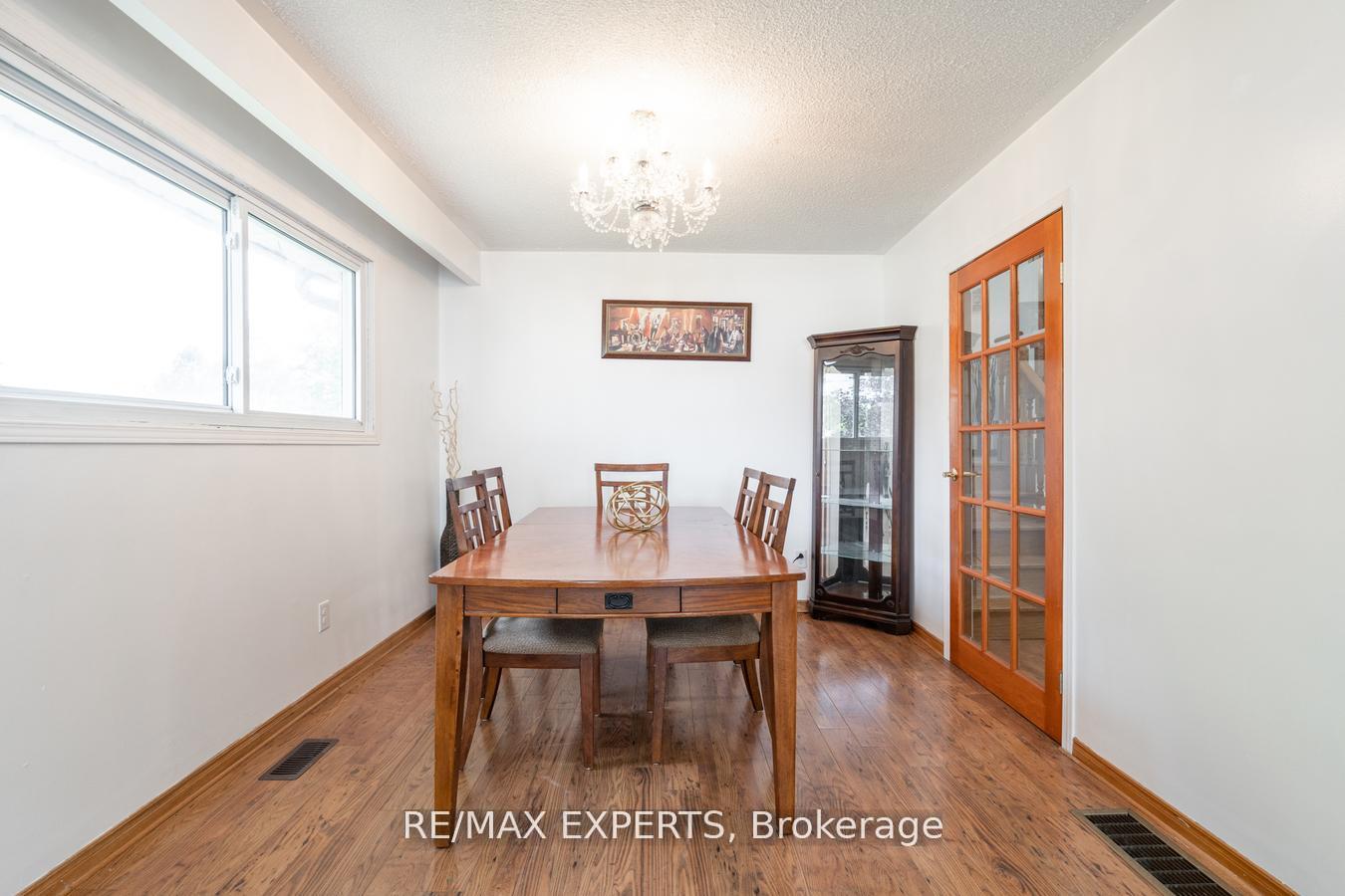 Photo 11 of 140 Sand Road, East Gwillimbury, Holland Landing — HOMEH