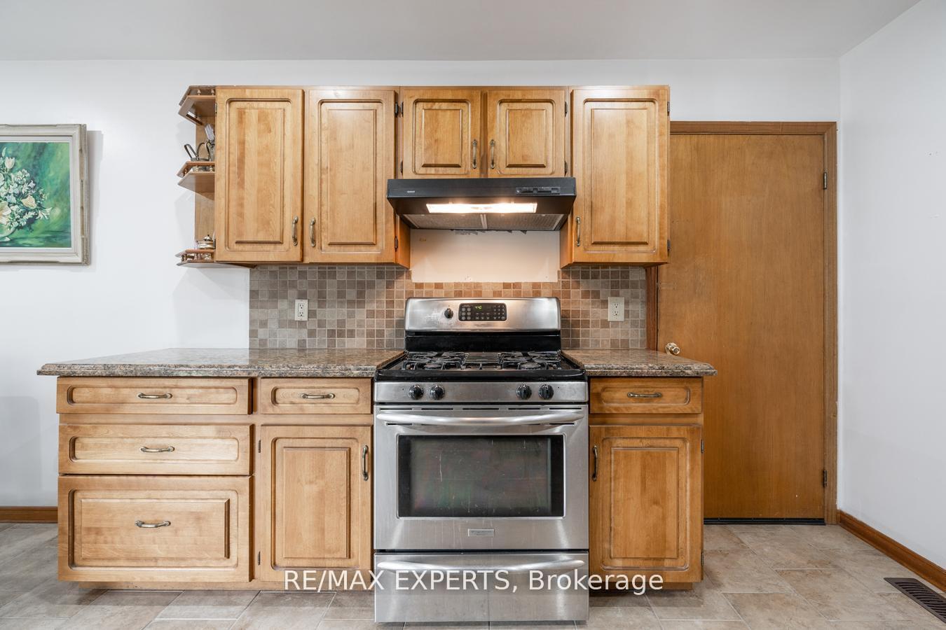 Photo 13 of 140 Sand Road, East Gwillimbury, Holland Landing — HOMEH