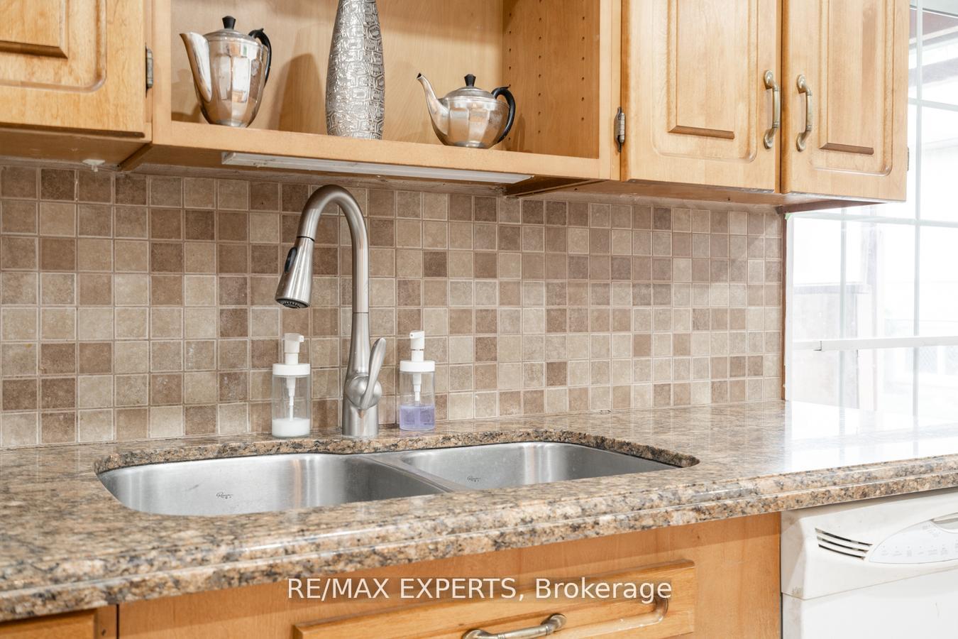 Photo 15 of 140 Sand Road, East Gwillimbury, Holland Landing — HOMEH