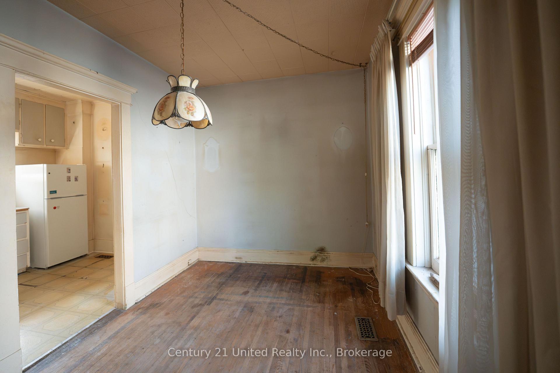 Photo 5 of 155 Westcott Street, Peterborough, Town Ward 3 — HOMEH