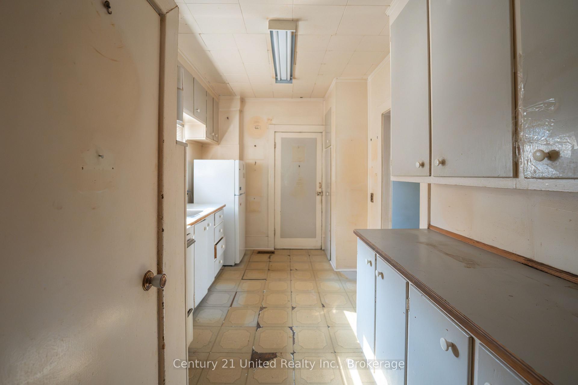Photo 6 of 155 Westcott Street, Peterborough, Town Ward 3 — HOMEH