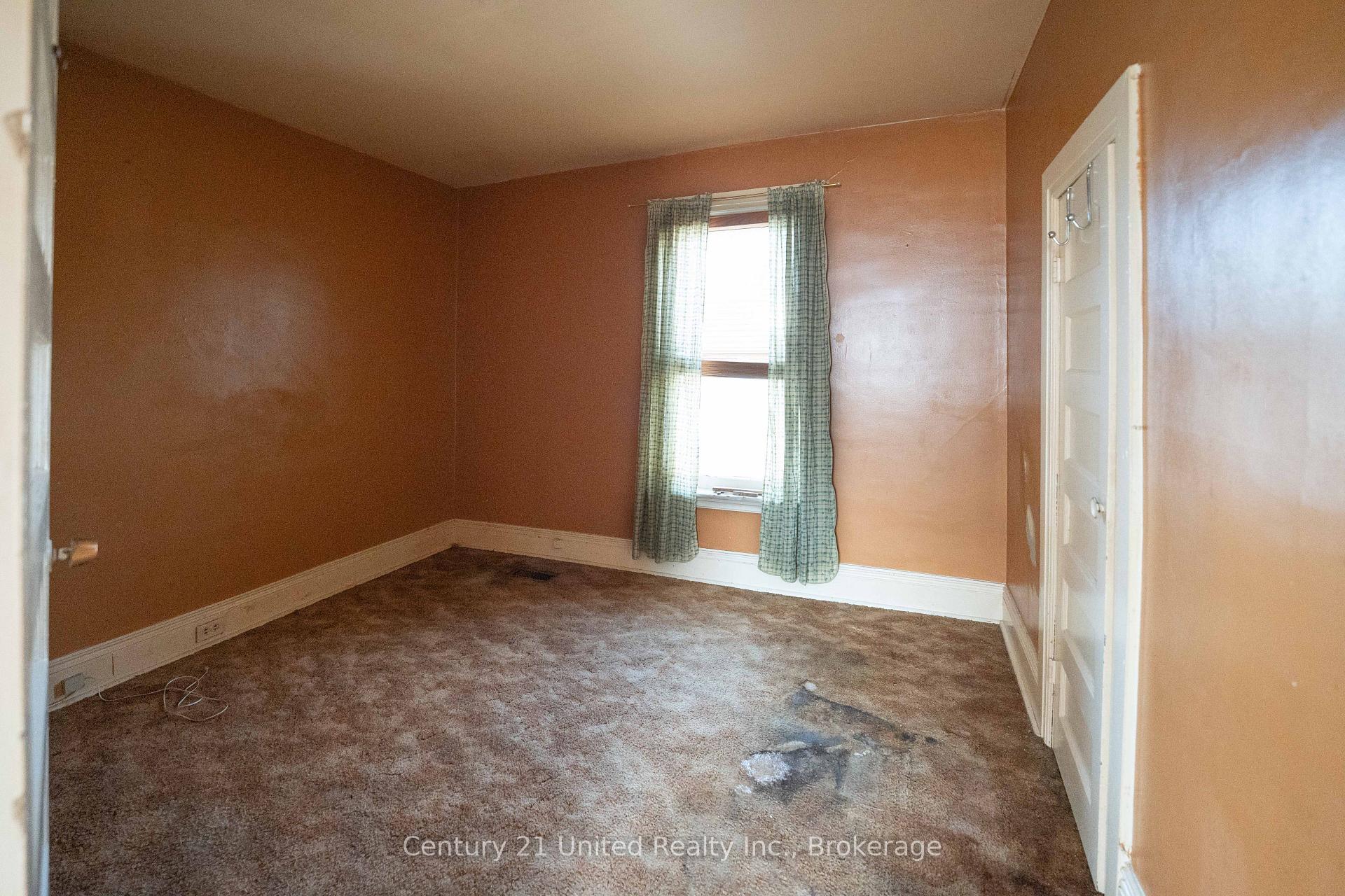 Photo 9 of 155 Westcott Street, Peterborough, Town Ward 3 — HOMEH