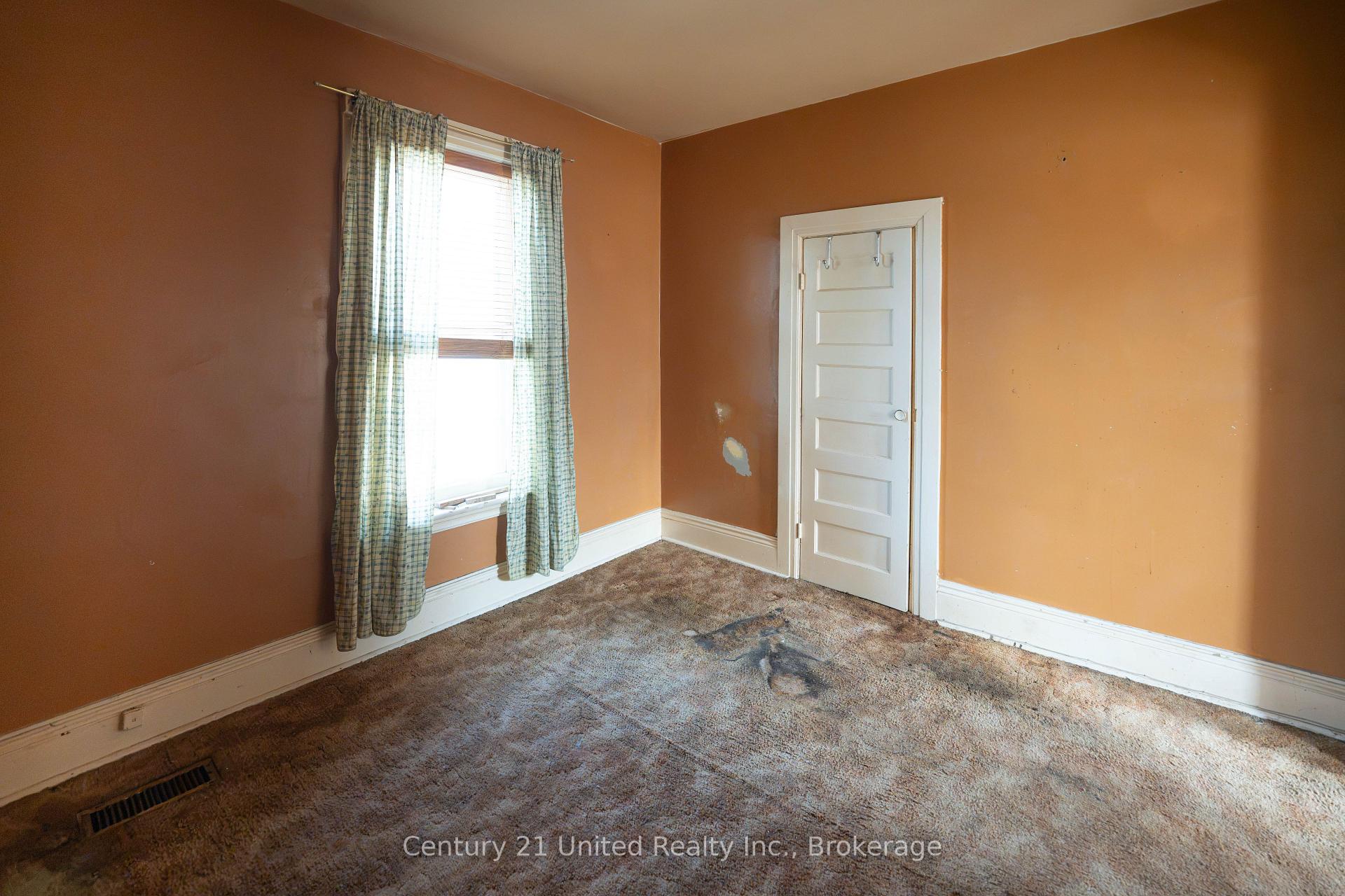Photo 10 of 155 Westcott Street, Peterborough, Town Ward 3 — HOMEH