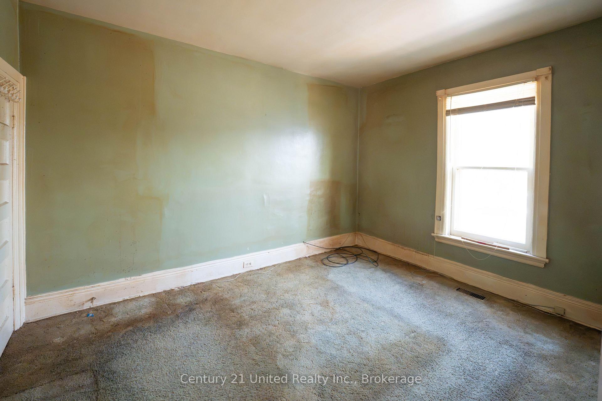 Photo 12 of 155 Westcott Street, Peterborough, Town Ward 3 — HOMEH