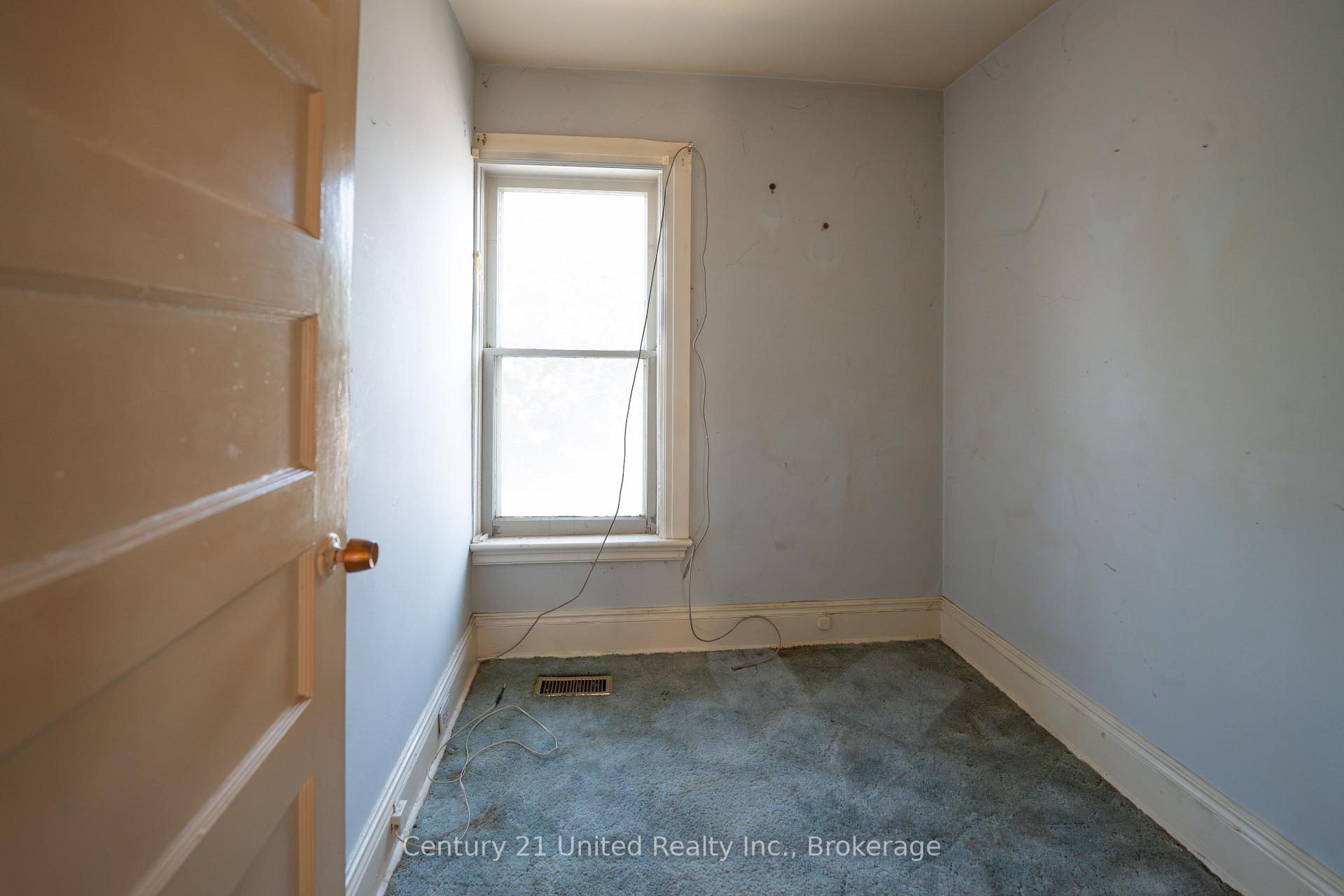 Photo 15 of 155 Westcott Street, Peterborough, Town Ward 3 — HOMEH