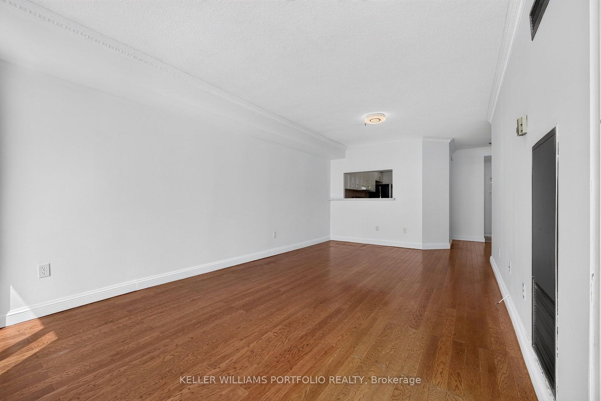 Photo 6 of Unit 1008, 24 Hanover Road, Brampton, Queen Street Corridor — HOMEH