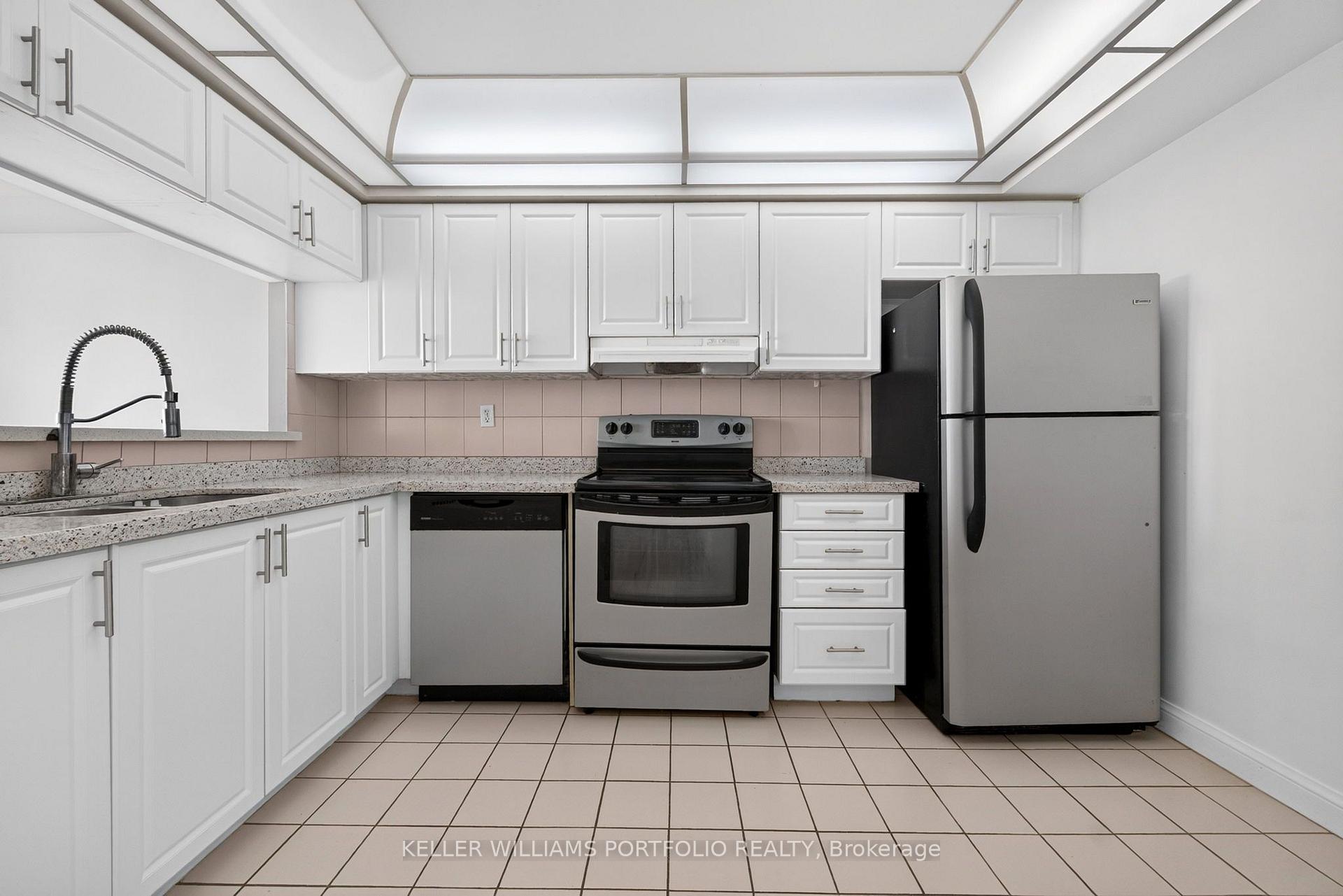 Photo 11 of Unit 1008, 24 Hanover Road, Brampton, Queen Street Corridor — HOMEH