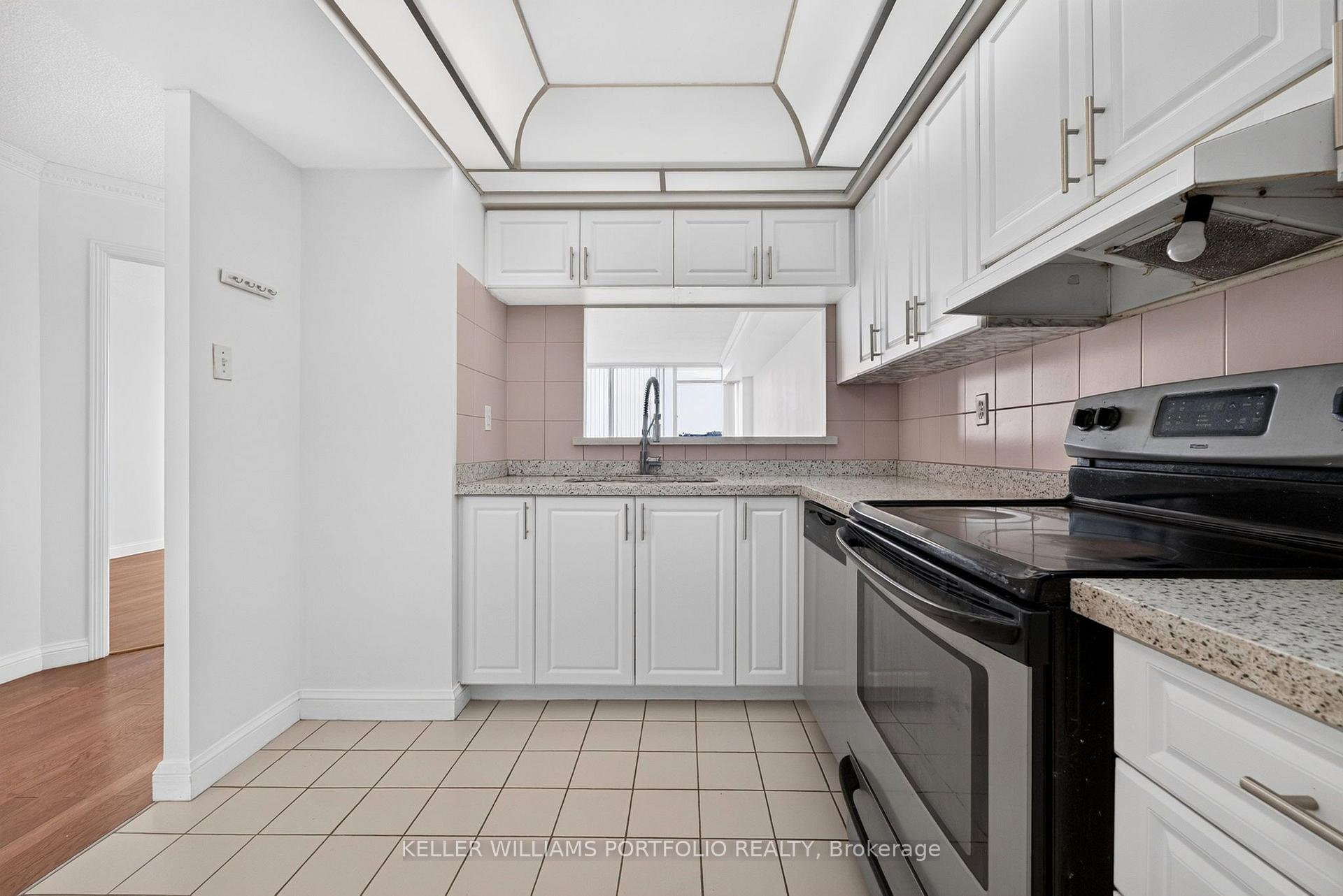 Photo 14 of Unit 1008, 24 Hanover Road, Brampton, Queen Street Corridor — HOMEH