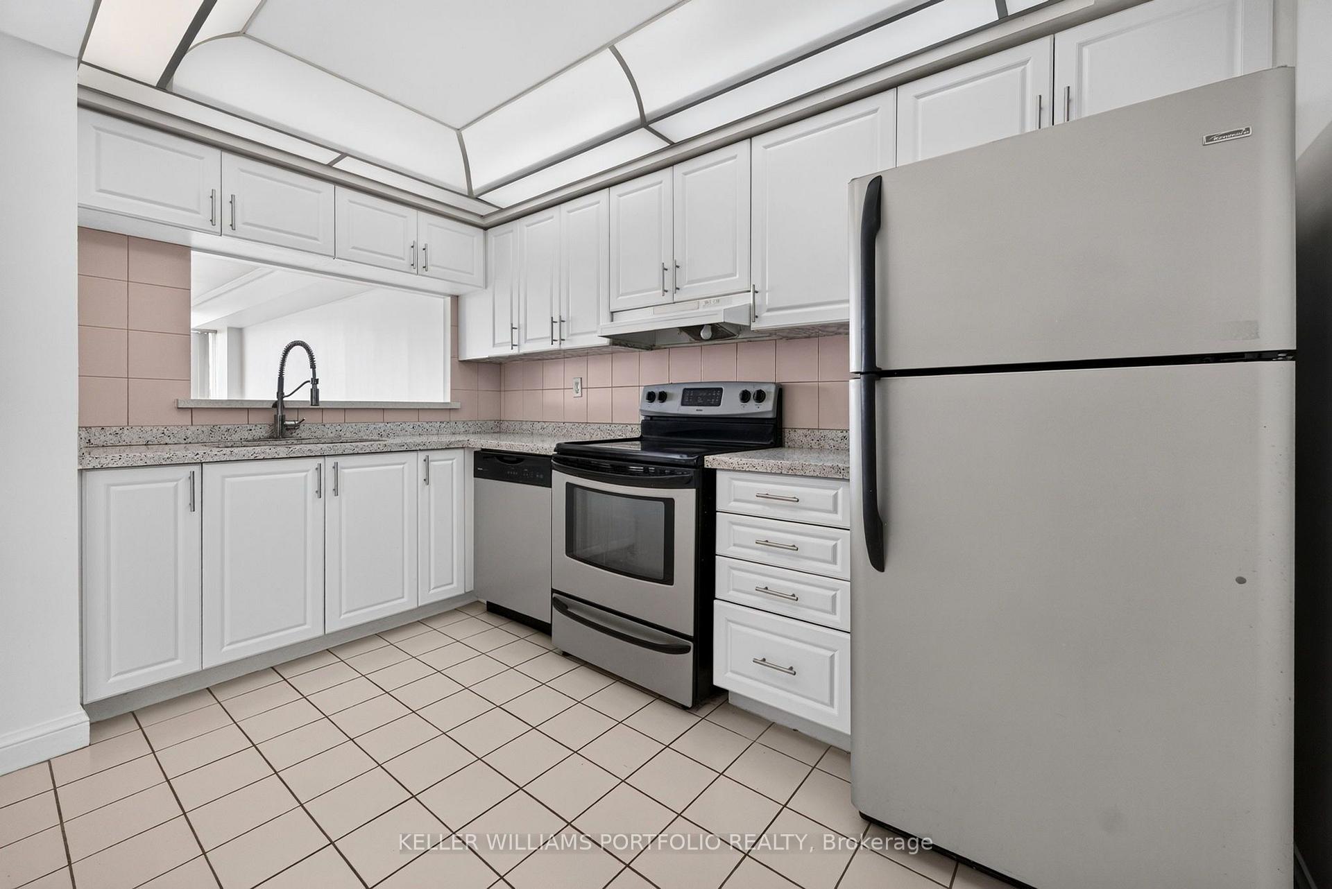 Photo 15 of Unit 1008, 24 Hanover Road, Brampton, Queen Street Corridor — HOMEH