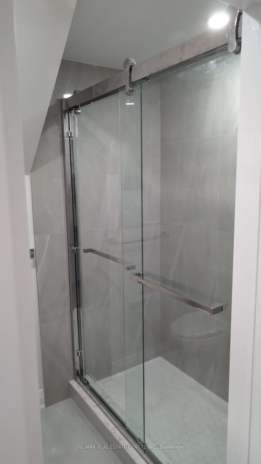 Photo 10 of Unit Basement, 866 Mcnair Circle, Milton, Beaty — HOMEH