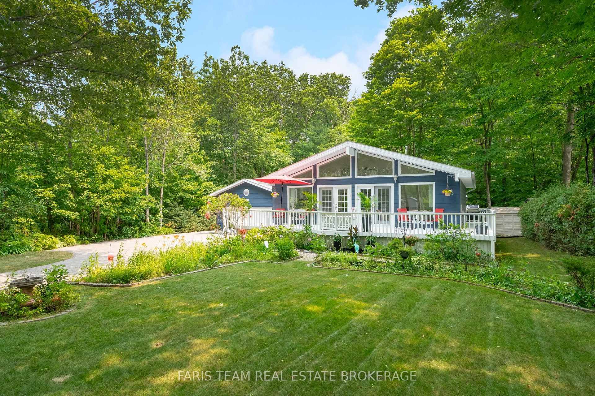 Photo 1 of 33 Oneida Crescent, Tiny, Rural Tiny — HOMEH