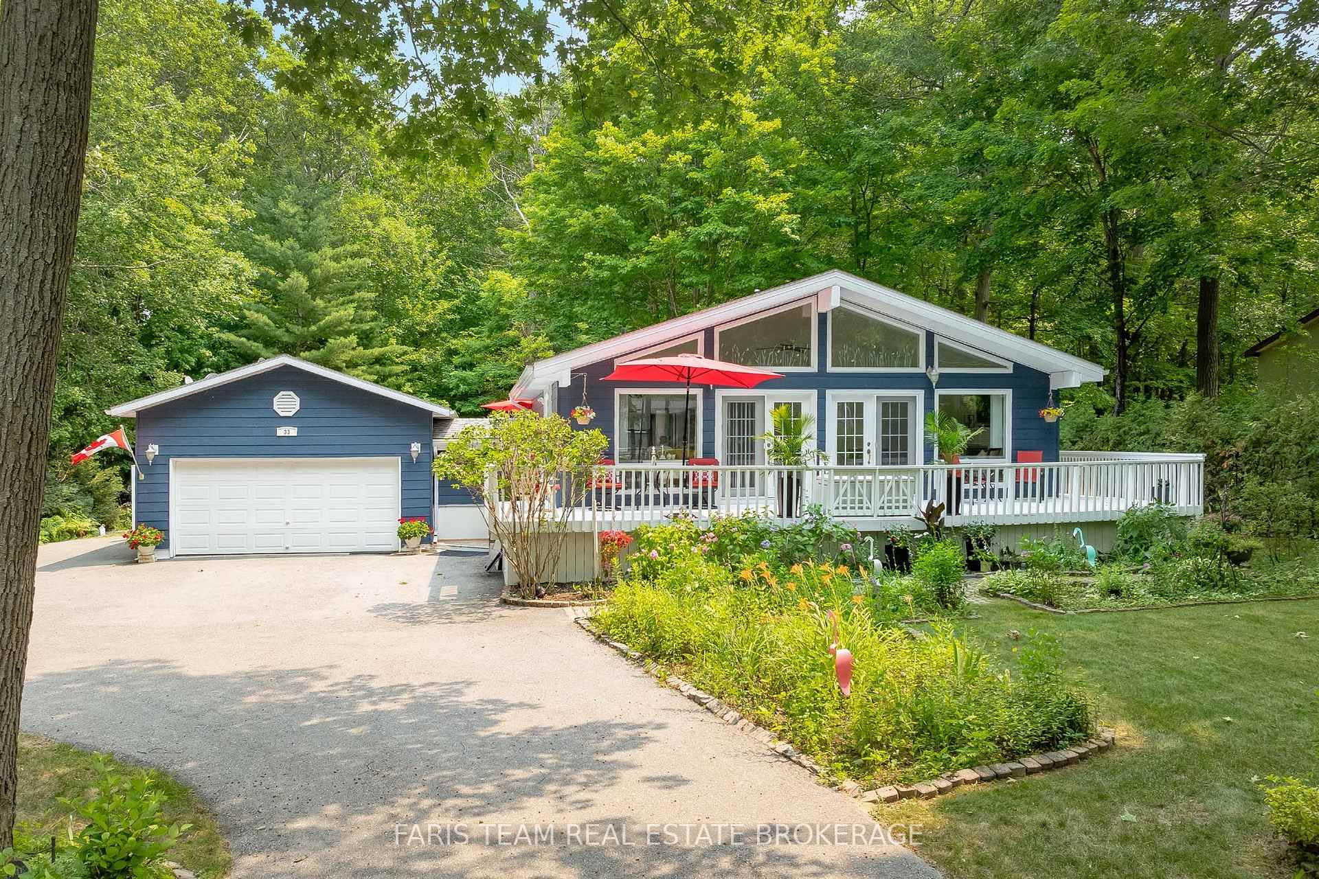 Photo 2 of 33 Oneida Crescent, Tiny, Rural Tiny — HOMEH