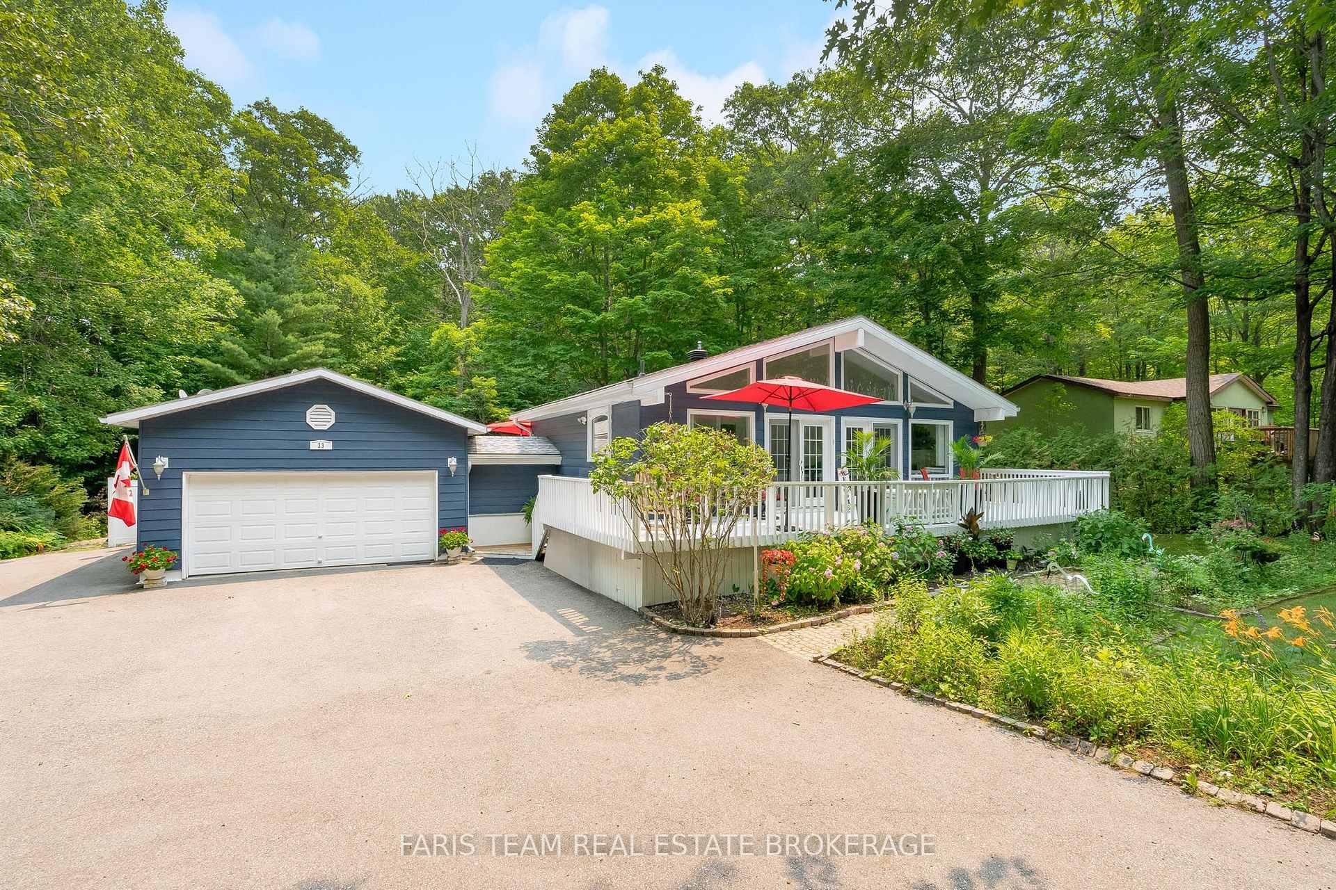 Photo 3 of 33 Oneida Crescent, Tiny, Rural Tiny — HOMEH