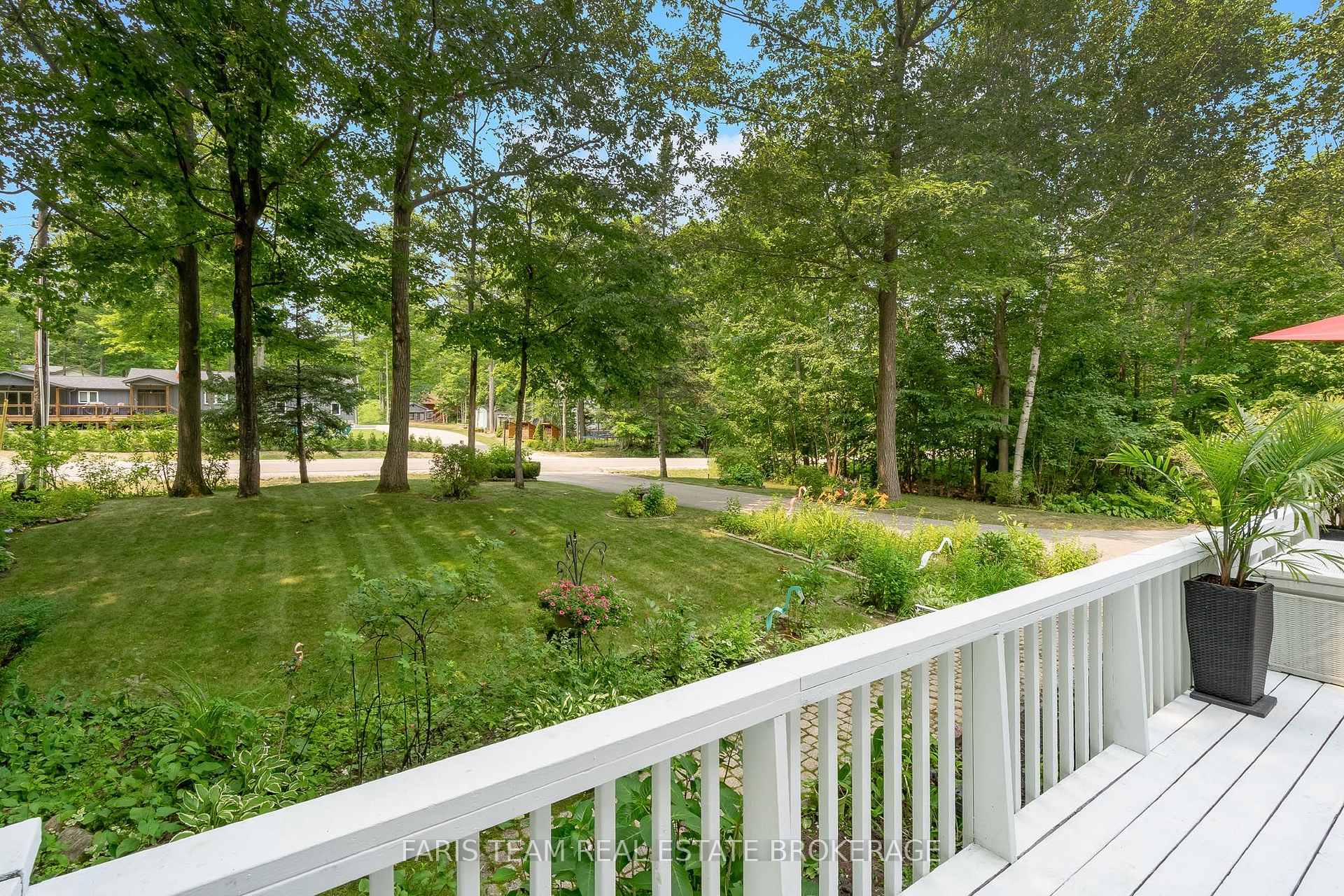 Photo 5 of 33 Oneida Crescent, Tiny, Rural Tiny — HOMEH