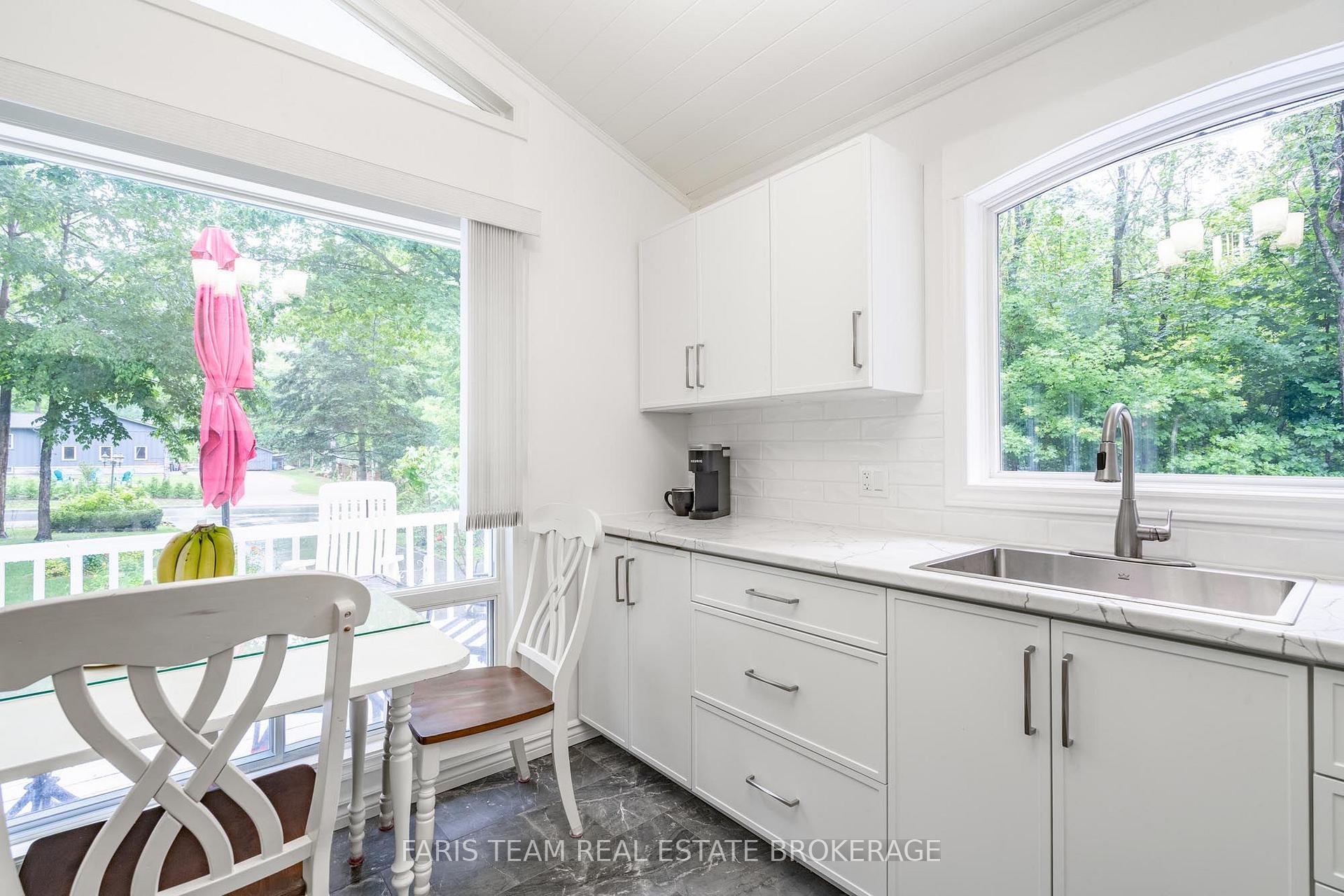 Photo 9 of 33 Oneida Crescent, Tiny, Rural Tiny — HOMEH