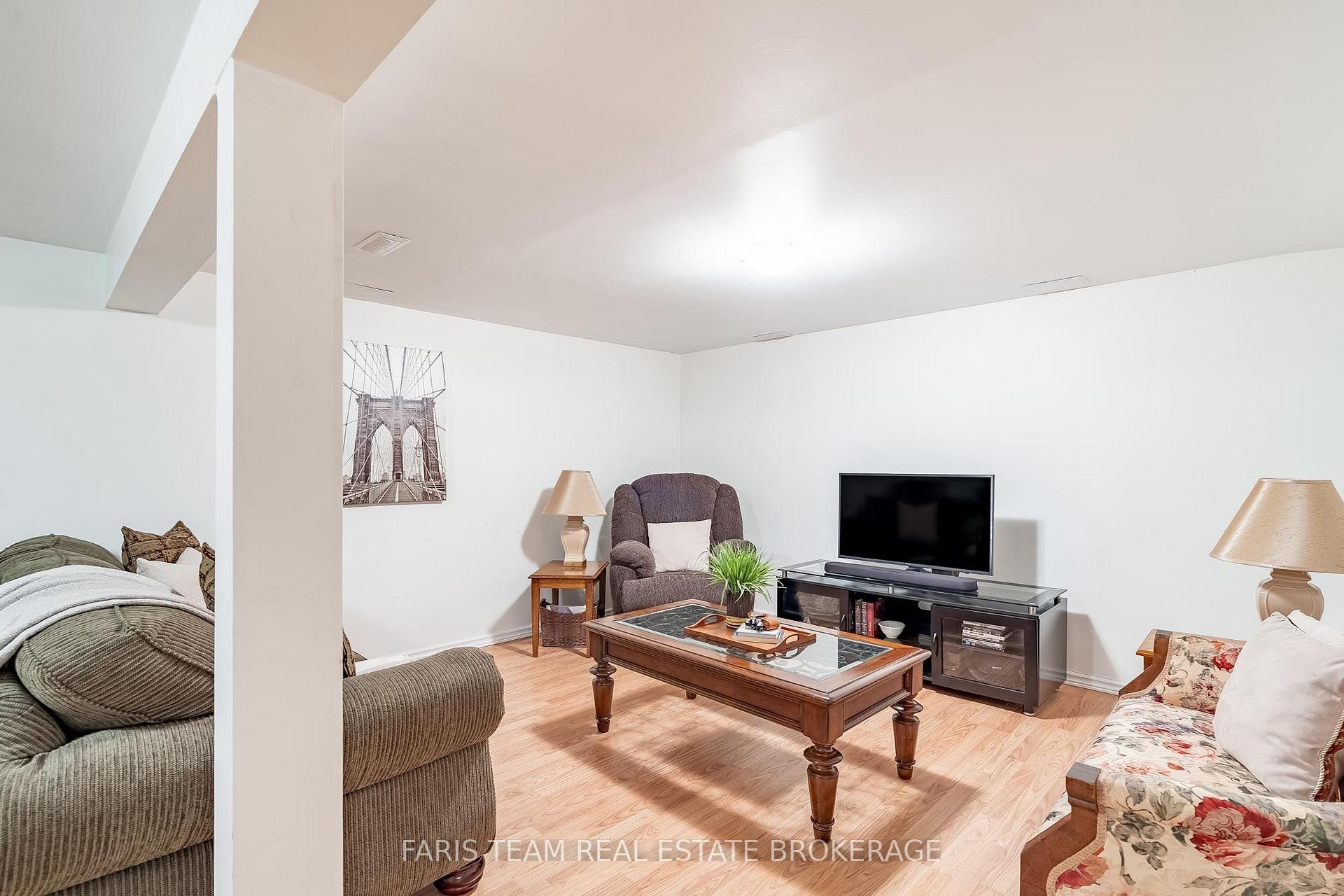 Photo 19 of 33 Oneida Crescent, Tiny, Rural Tiny — HOMEH