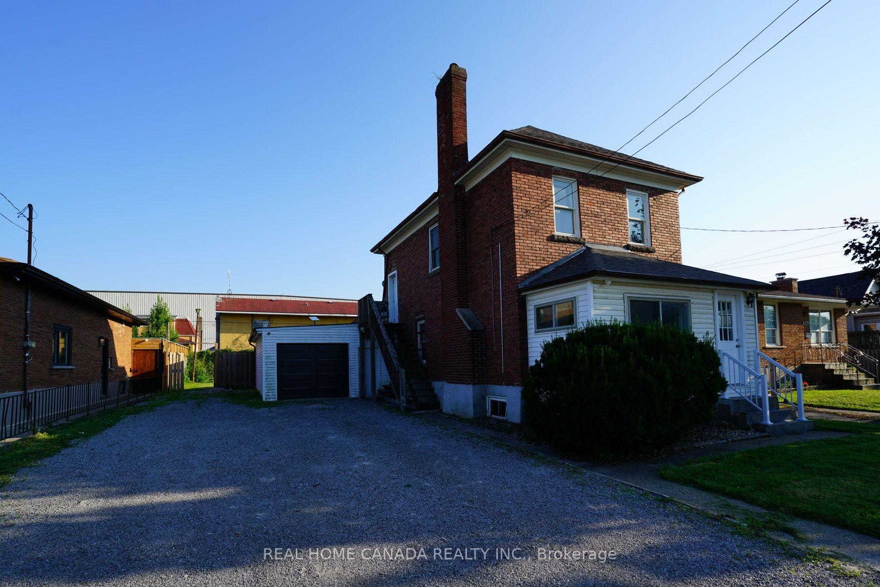 Photo 2 of 5262 Kitchener Street, Niagara Falls, Clifton Hill — HOMEH