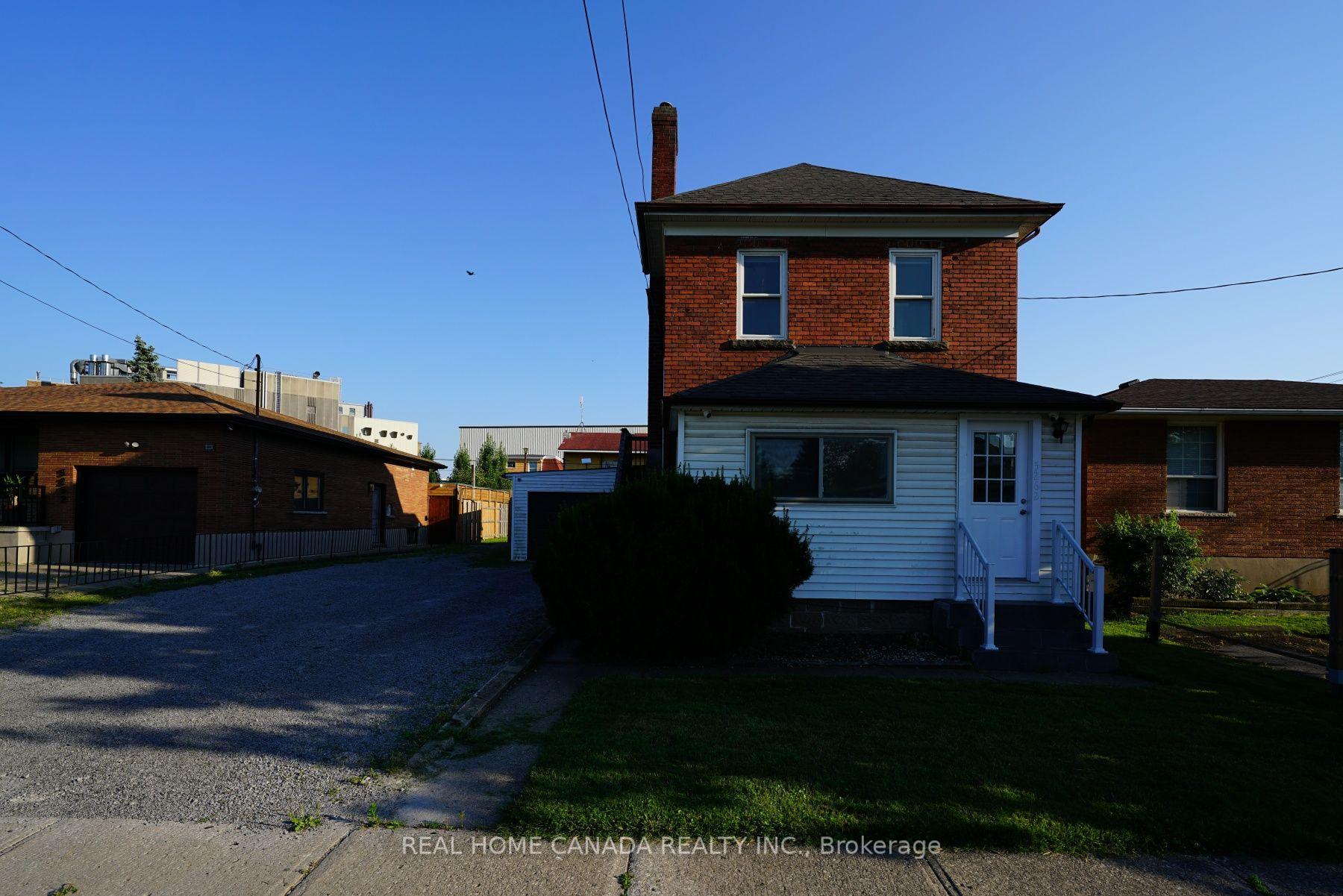 Photo 3 of 5262 Kitchener Street, Niagara Falls, Clifton Hill — HOMEH
