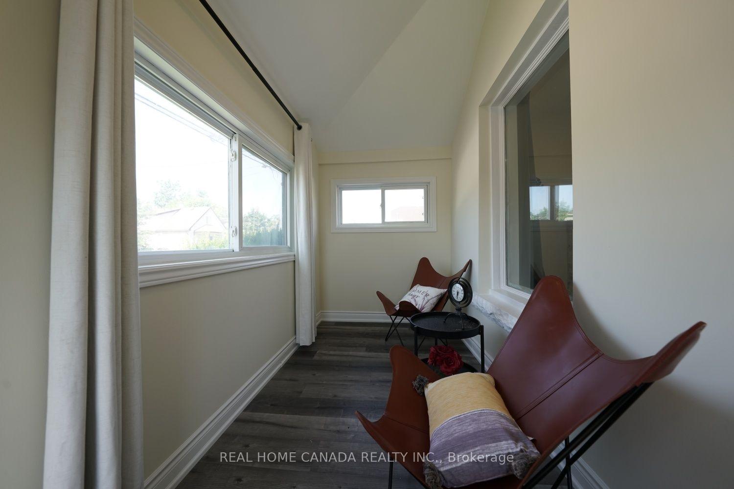 Photo 5 of 5262 Kitchener Street, Niagara Falls, Clifton Hill — HOMEH