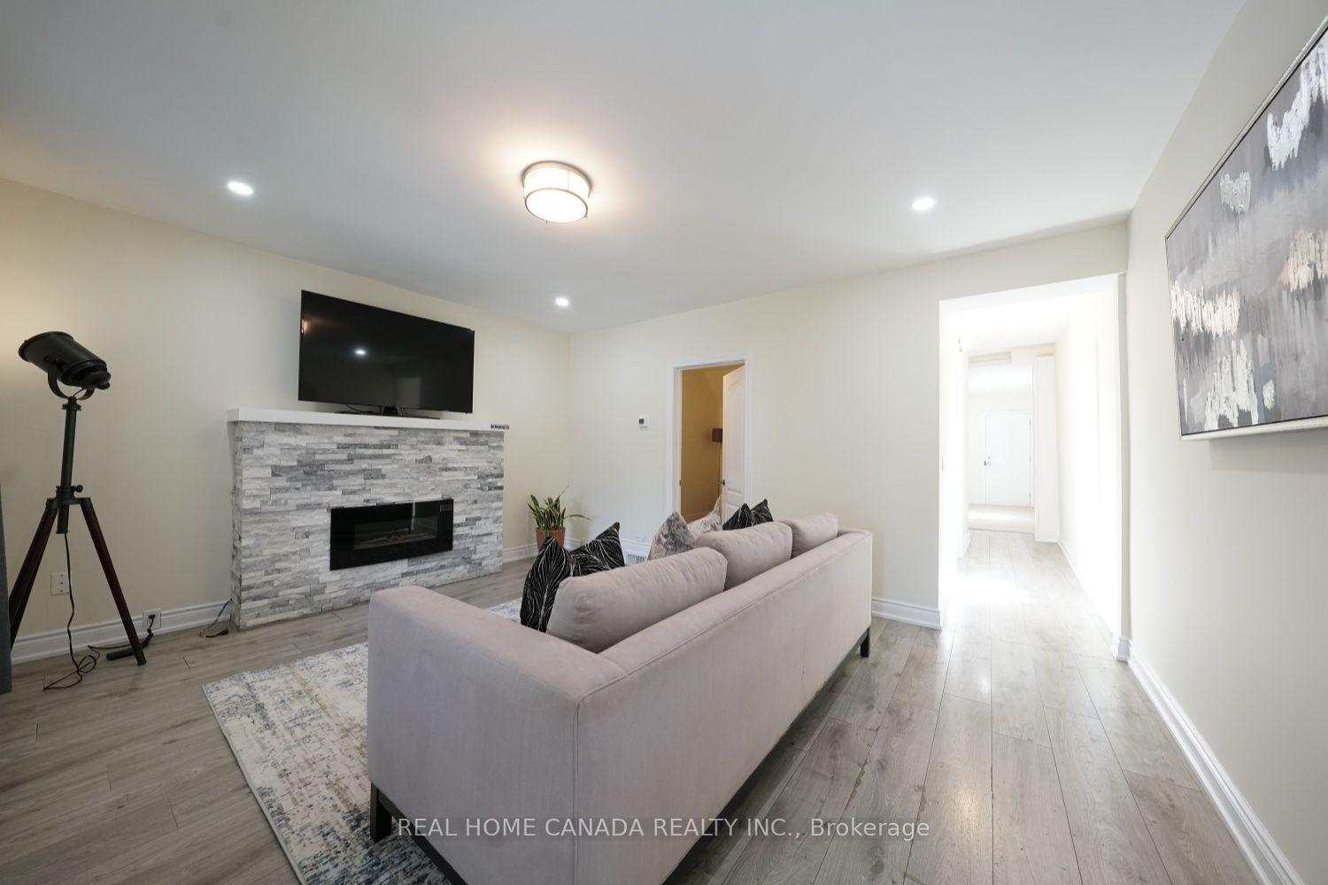 Photo 7 of 5262 Kitchener Street, Niagara Falls, Clifton Hill — HOMEH