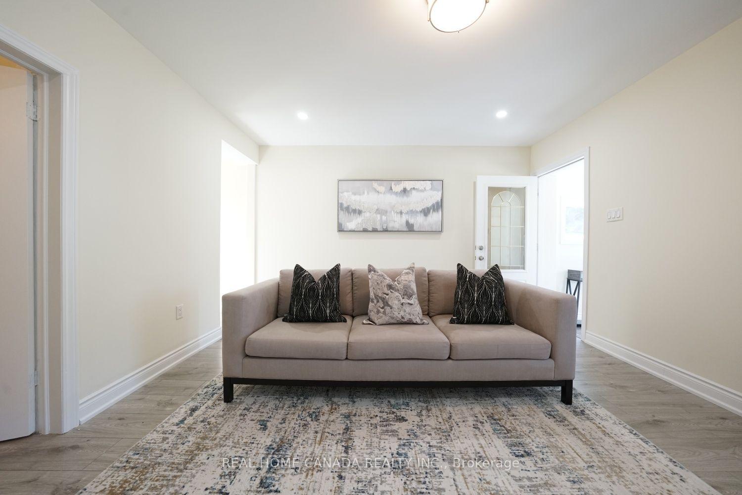 Photo 11 of 5262 Kitchener Street, Niagara Falls, Clifton Hill — HOMEH