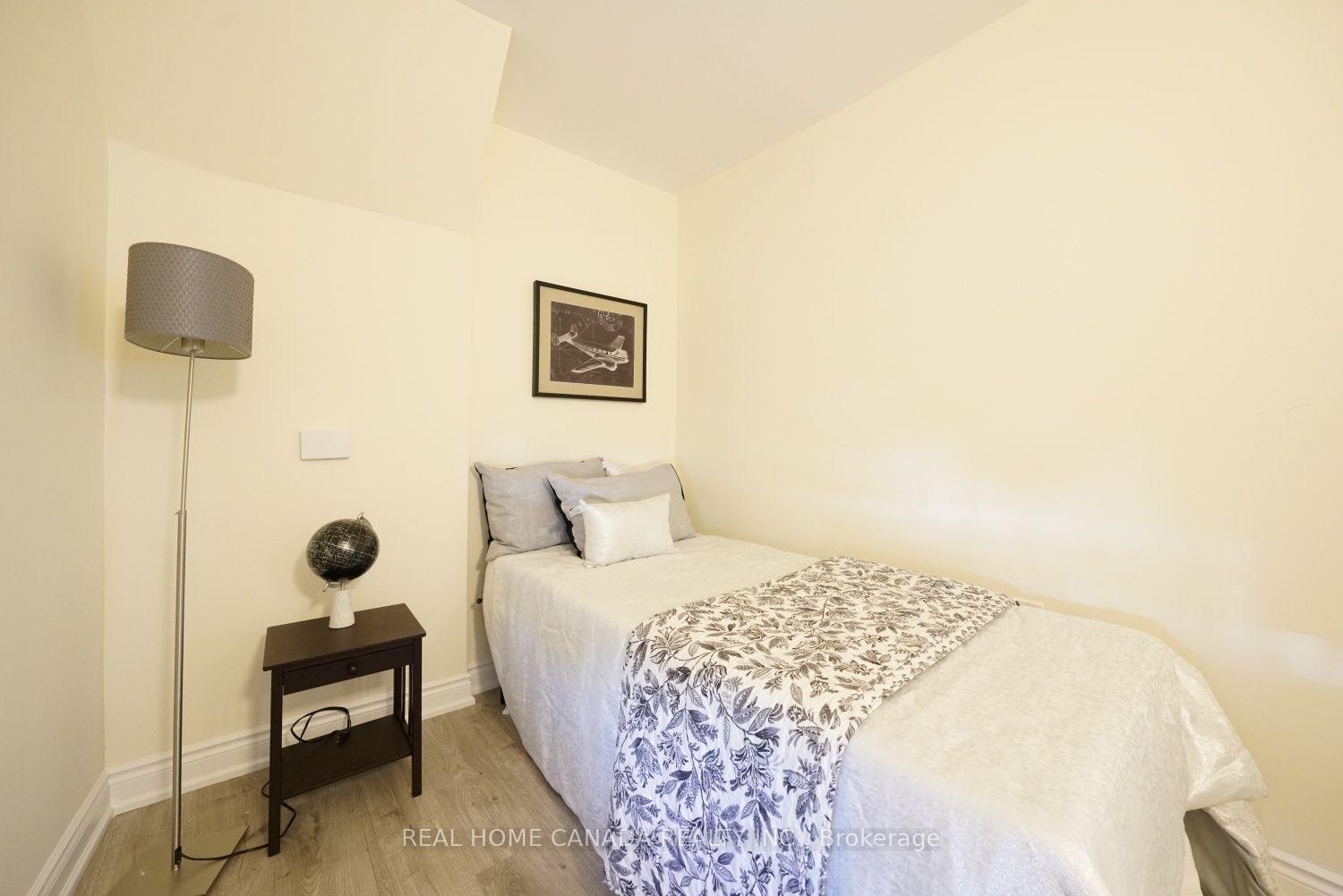 Photo 15 of 5262 Kitchener Street, Niagara Falls, Clifton Hill — HOMEH