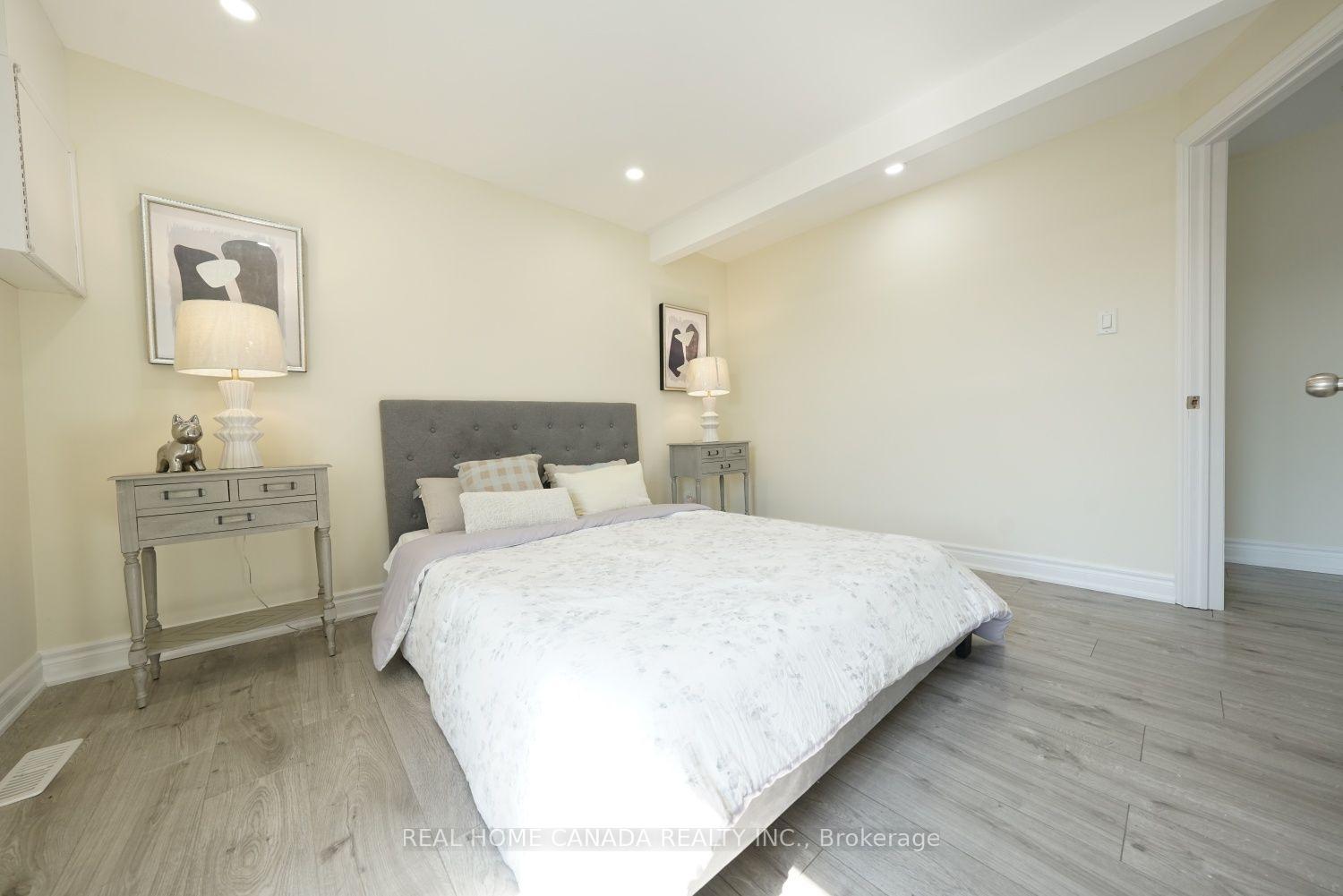 Photo 24 of 5262 Kitchener Street, Niagara Falls, Clifton Hill — HOMEH