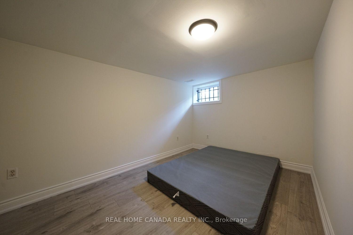 Photo 33 of 5262 Kitchener Street, Niagara Falls, Clifton Hill — HOMEH