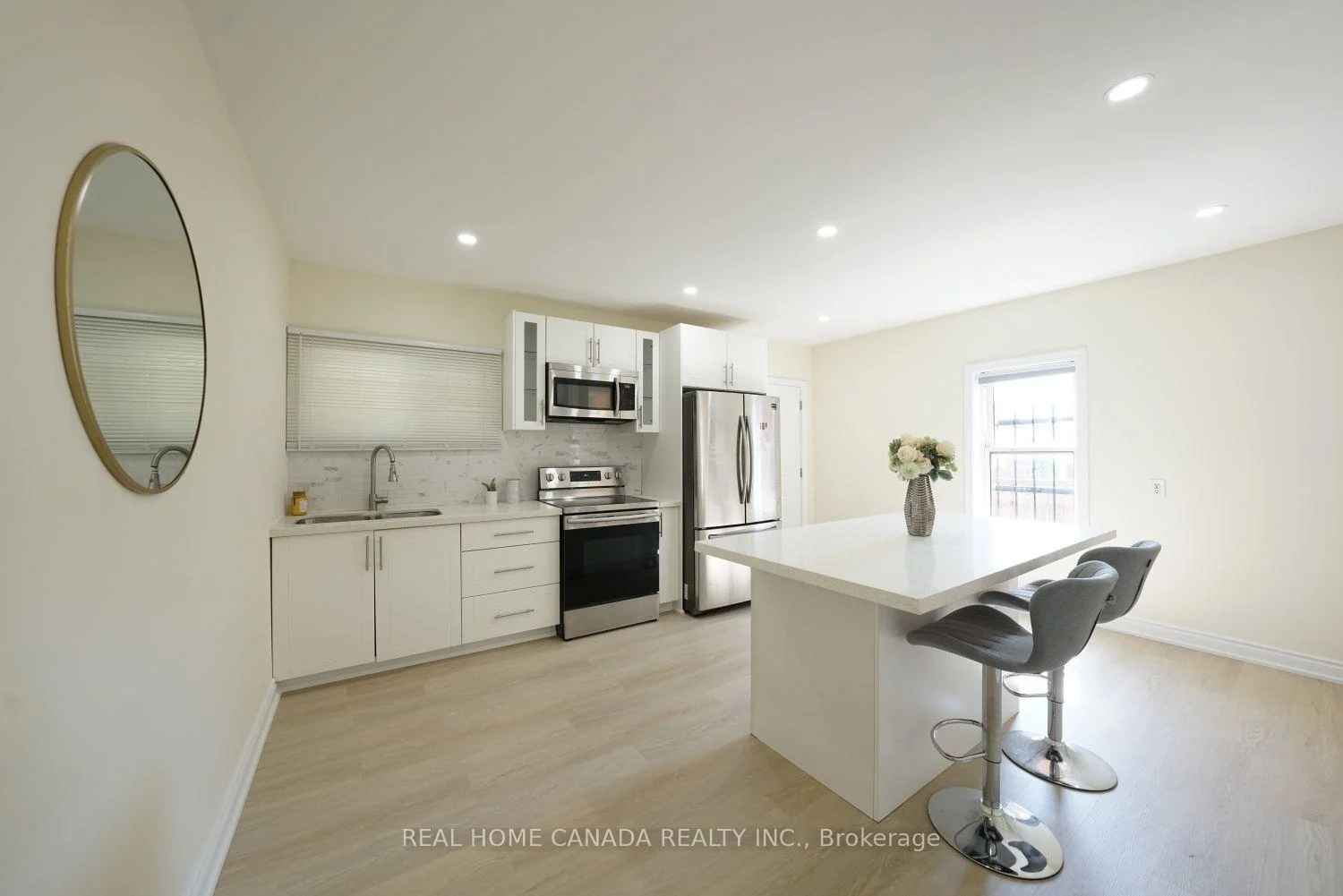 Photo 12 of 5262 Kitchener Street, Niagara Falls, Clifton Hill — HOMEH