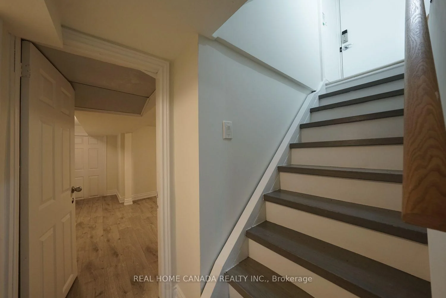 Photo 35 of 5262 Kitchener Street, Niagara Falls, Clifton Hill — HOMEH