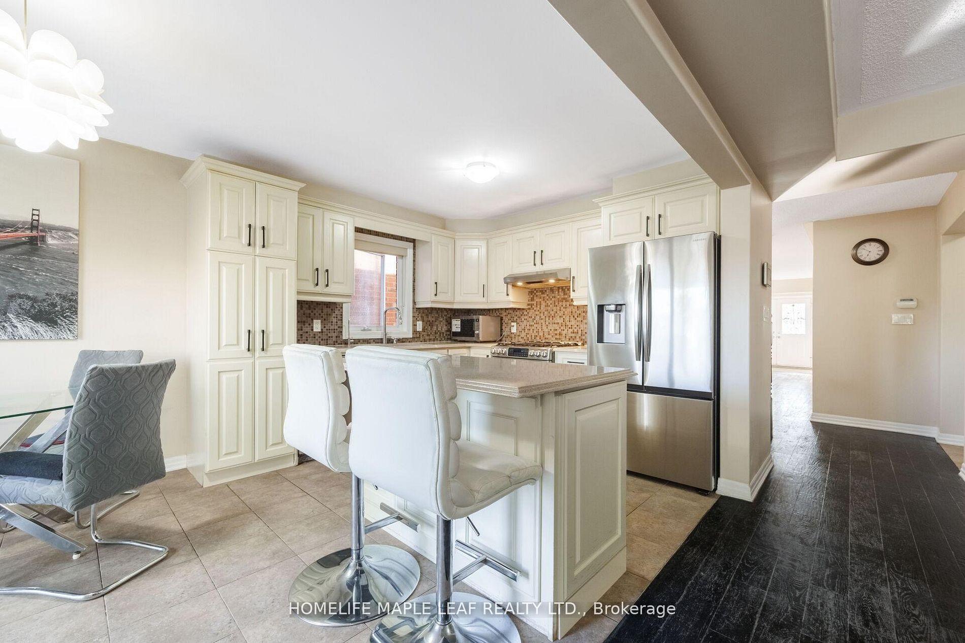 Photo 10 of 15 Donomore Drive, Brampton, Northwest Brampton — HOMEH