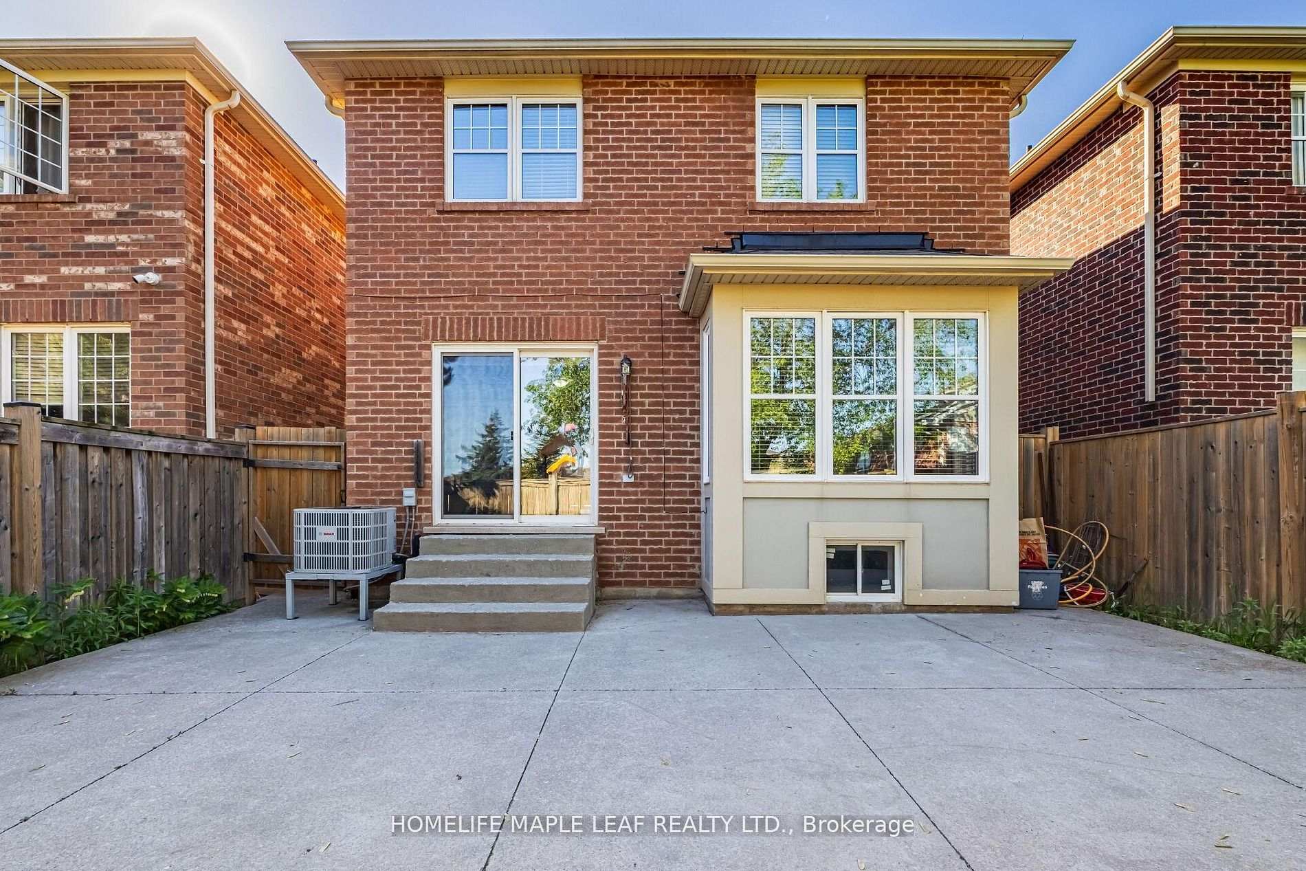 Photo 43 of 15 Donomore Drive, Brampton, Northwest Brampton — HOMEH