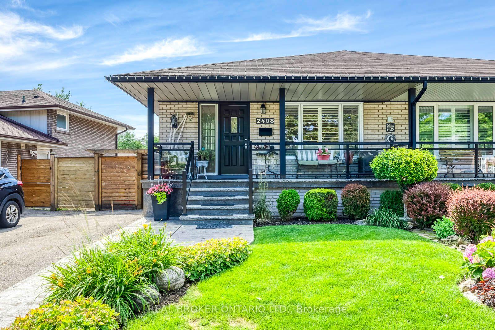 Photo 2 of 2408 Padstow Crescent, Mississauga, Clarkson — HOMEH
