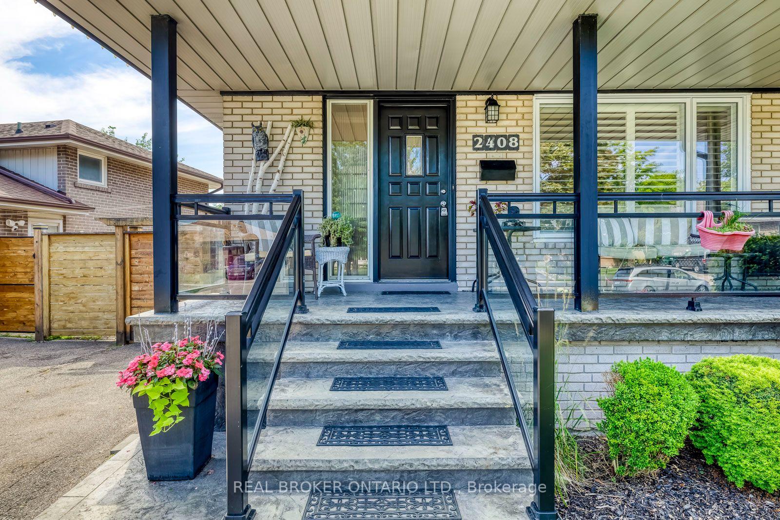 Photo 3 of 2408 Padstow Crescent, Mississauga, Clarkson — HOMEH